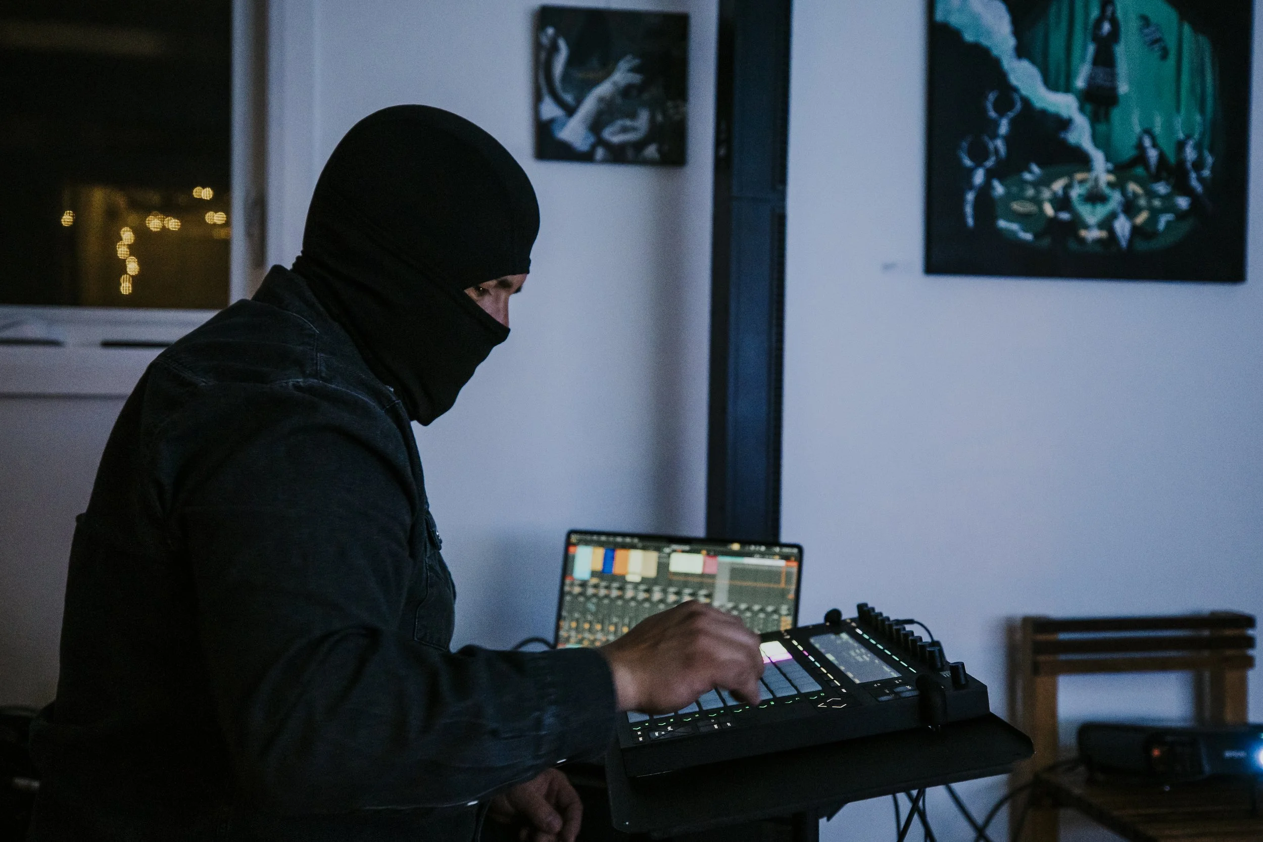 amberhill gallery halloween show, 2024. photo by juan carlos echavarría.