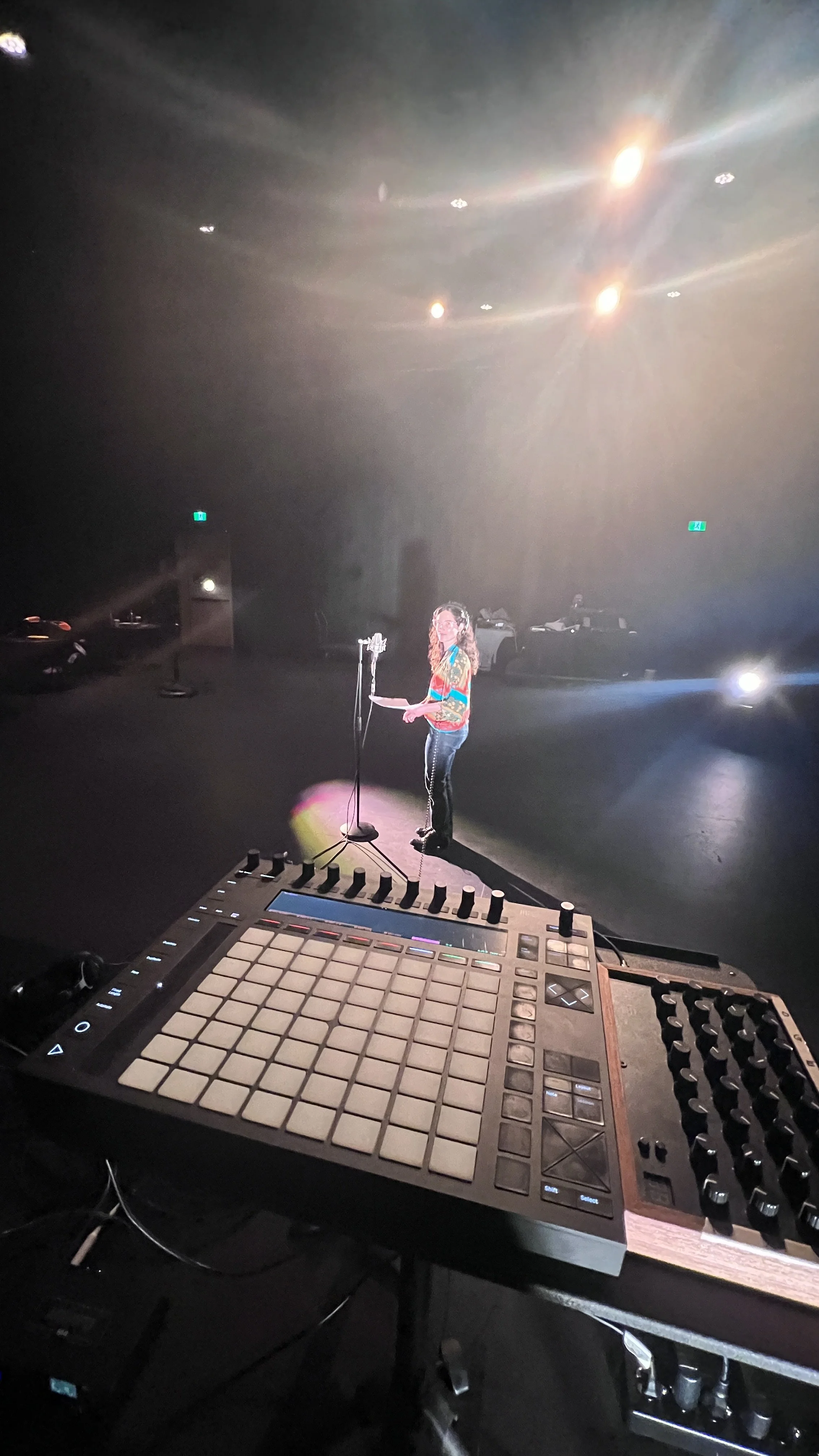 avec chloe laduchesse a la place des art pour productions rhizomes, 2023.