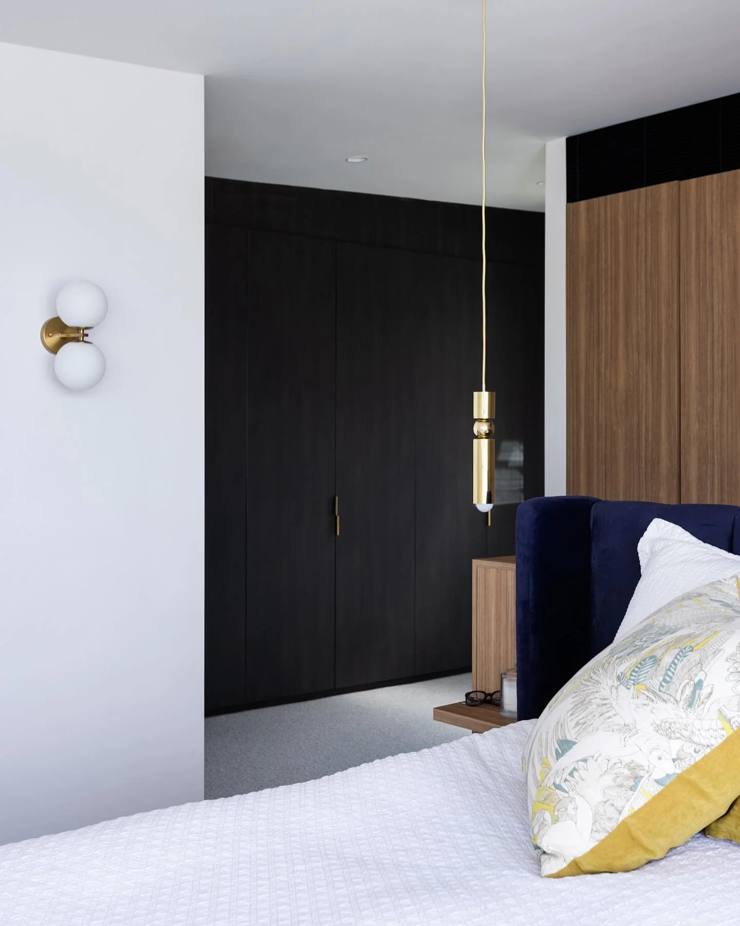 Main bedroom and ensuite at our recently completed project on Queenscliff lagoon. Builder: @urban_impact Photos: @simonwhitbreadphoto #watershedarchitects