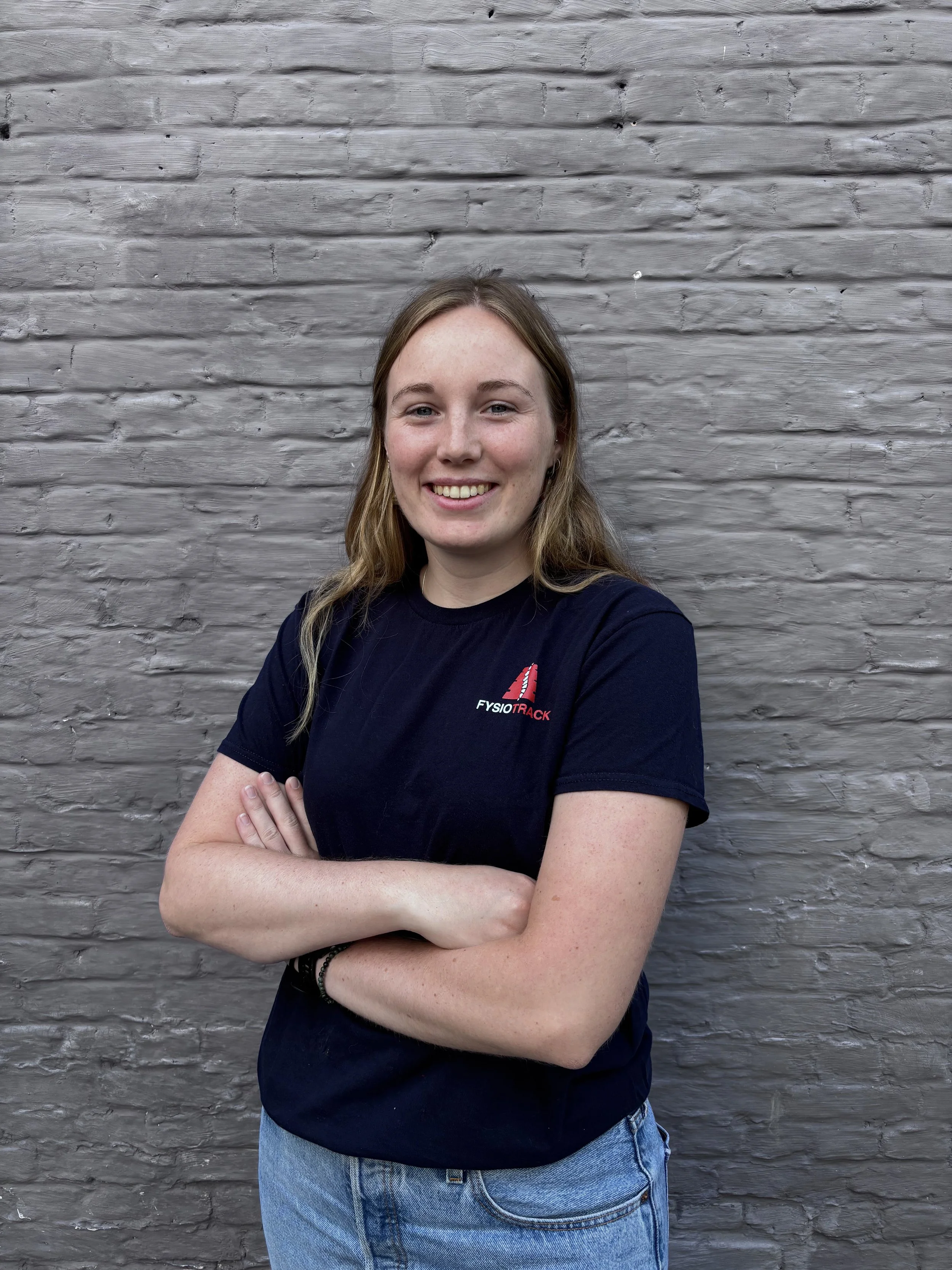 Chloë Dieleman Fysiotherapeut Dendermonde Fysiotherapie Dendermonde Sportrevalidatie Dendermonde Manuele therapie Dendermonde Rugpijn behandeling Dendermonde Schouderpijn fysiotherapie Dendermonde Nekpijn behandeling Dendermonde Kinesist Dendermonde