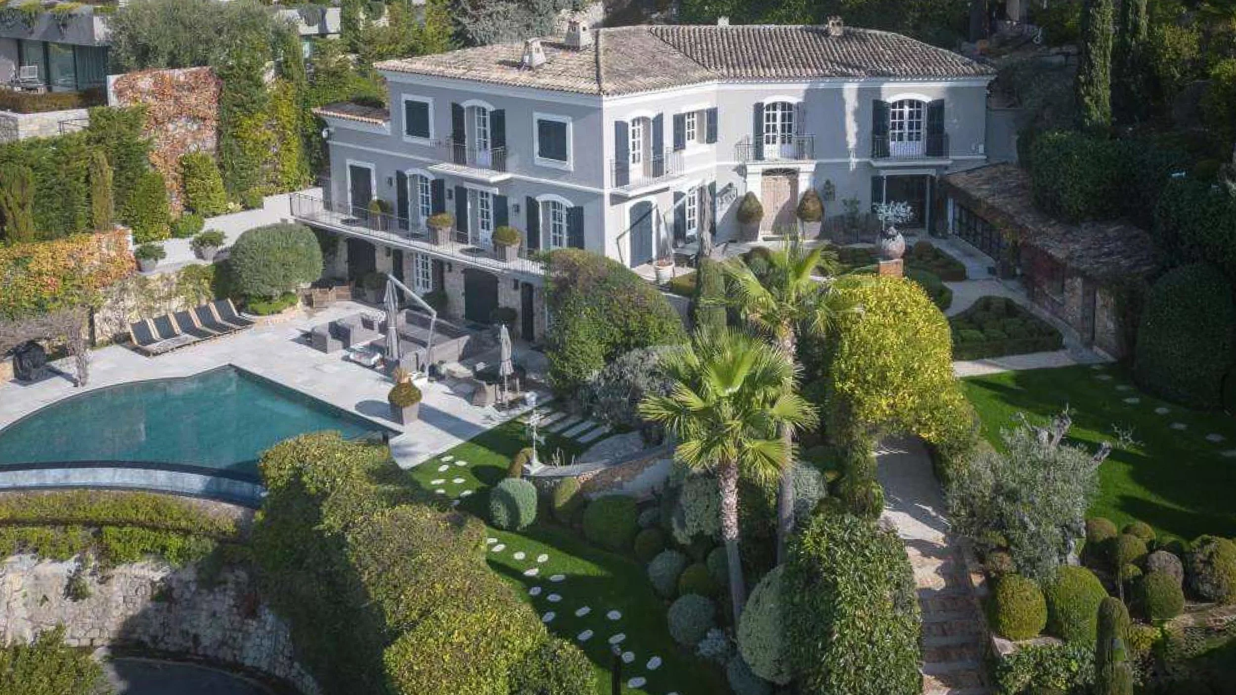 Ref. 240810⎟Cannes