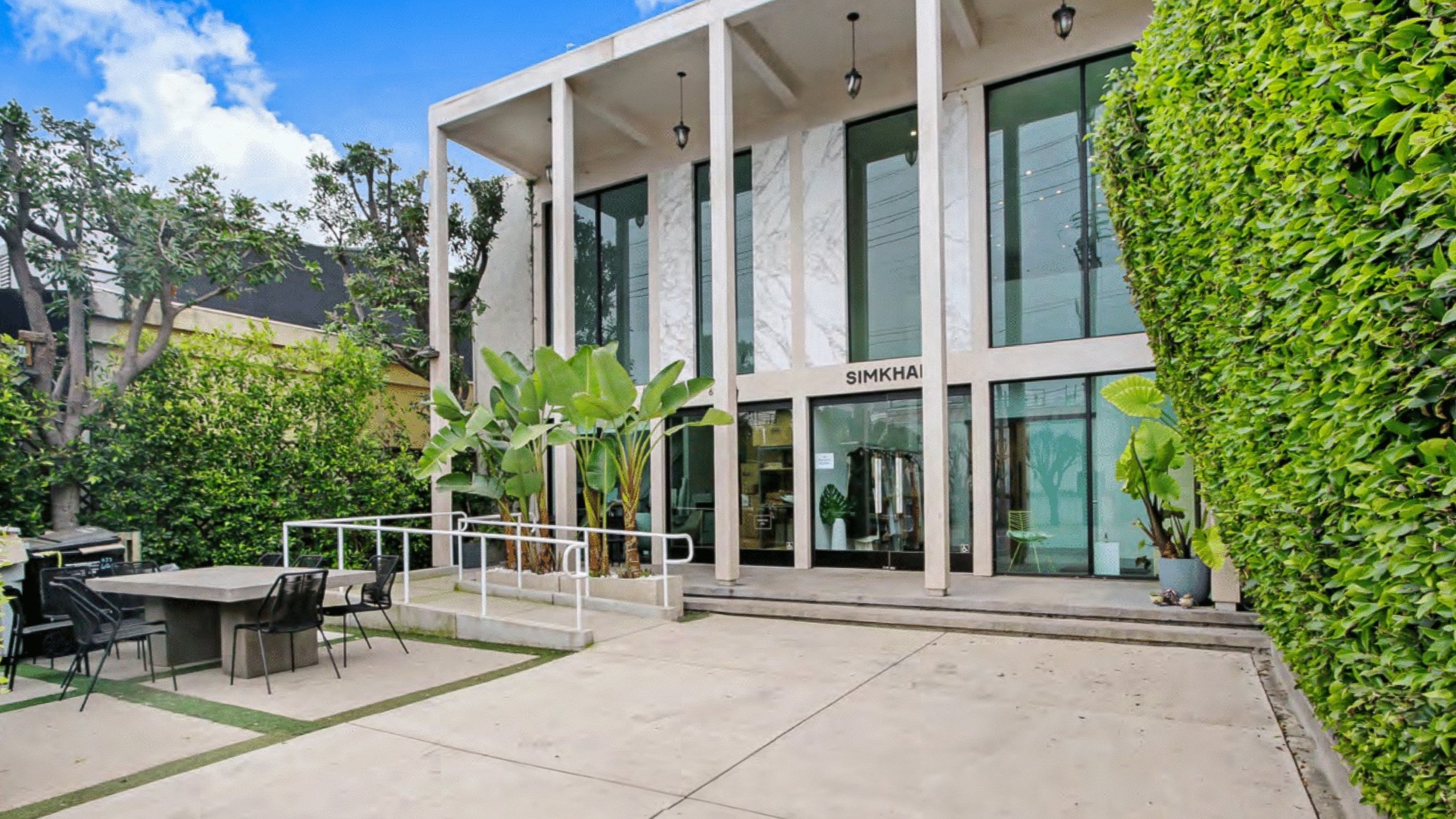 Ref. 240826⎟Los Angeles