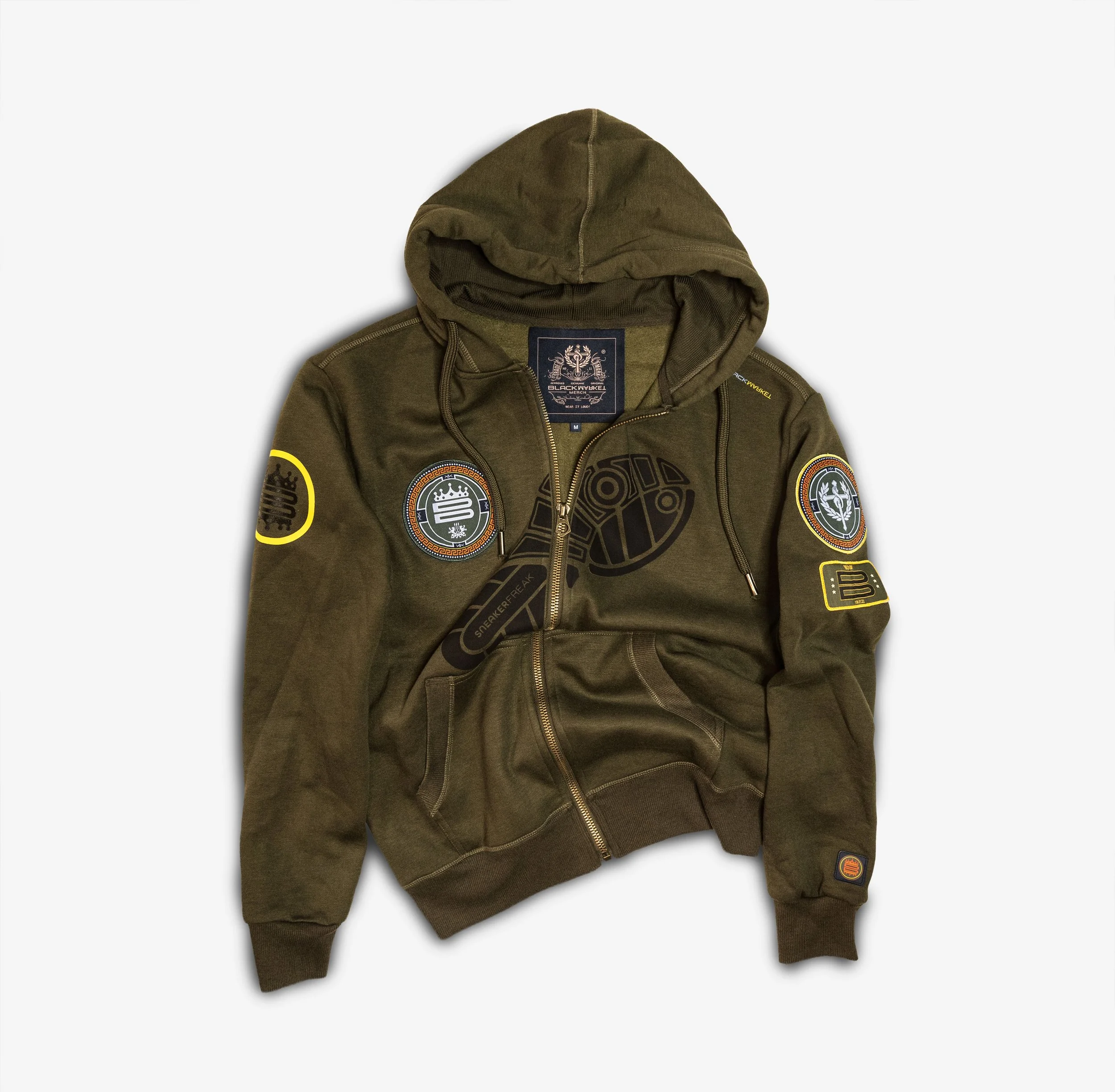 BMERCH-GRN-SNKR-NECK-TAG.jpg