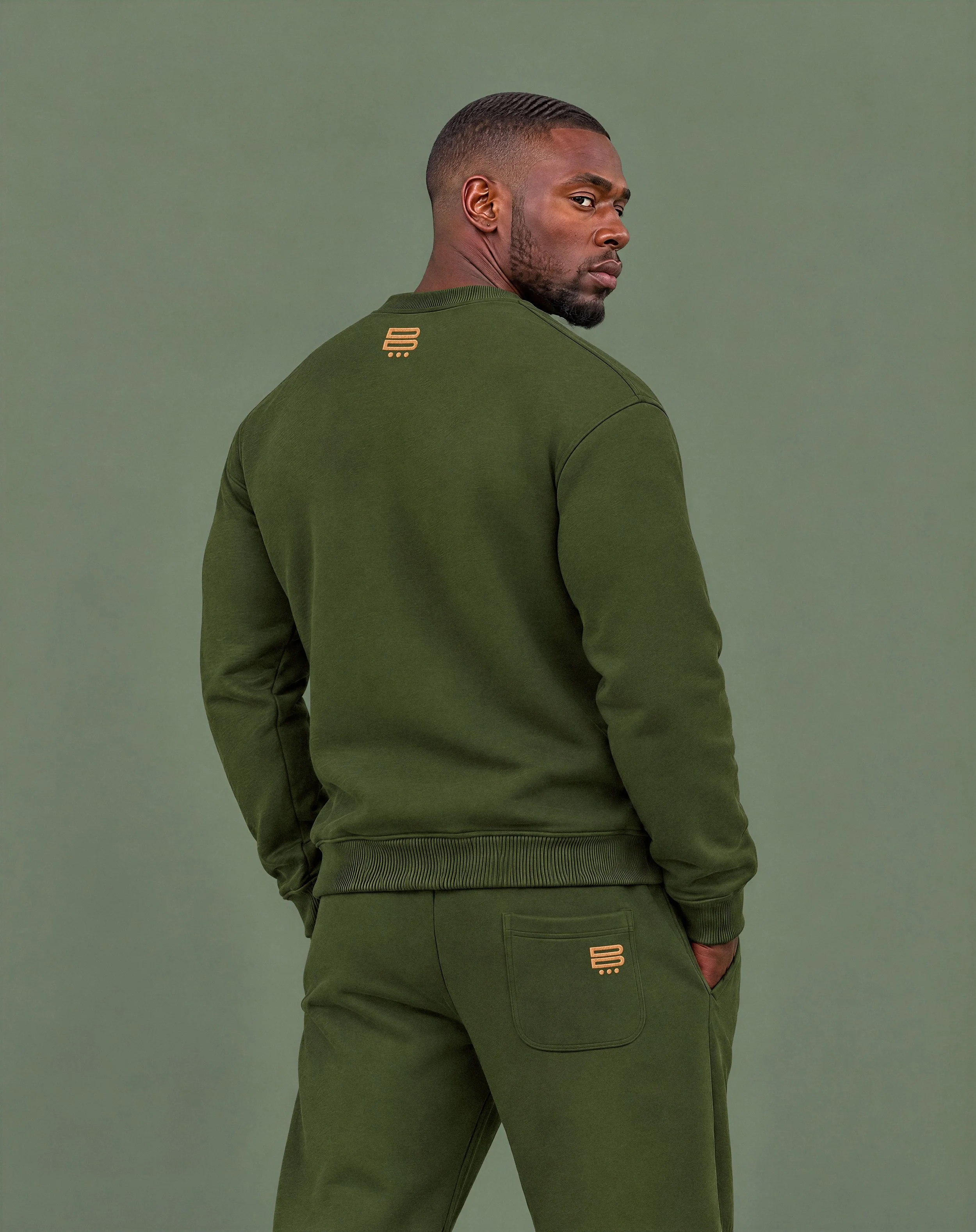 BMM-CREW-BCK-MODEL-3.jpg