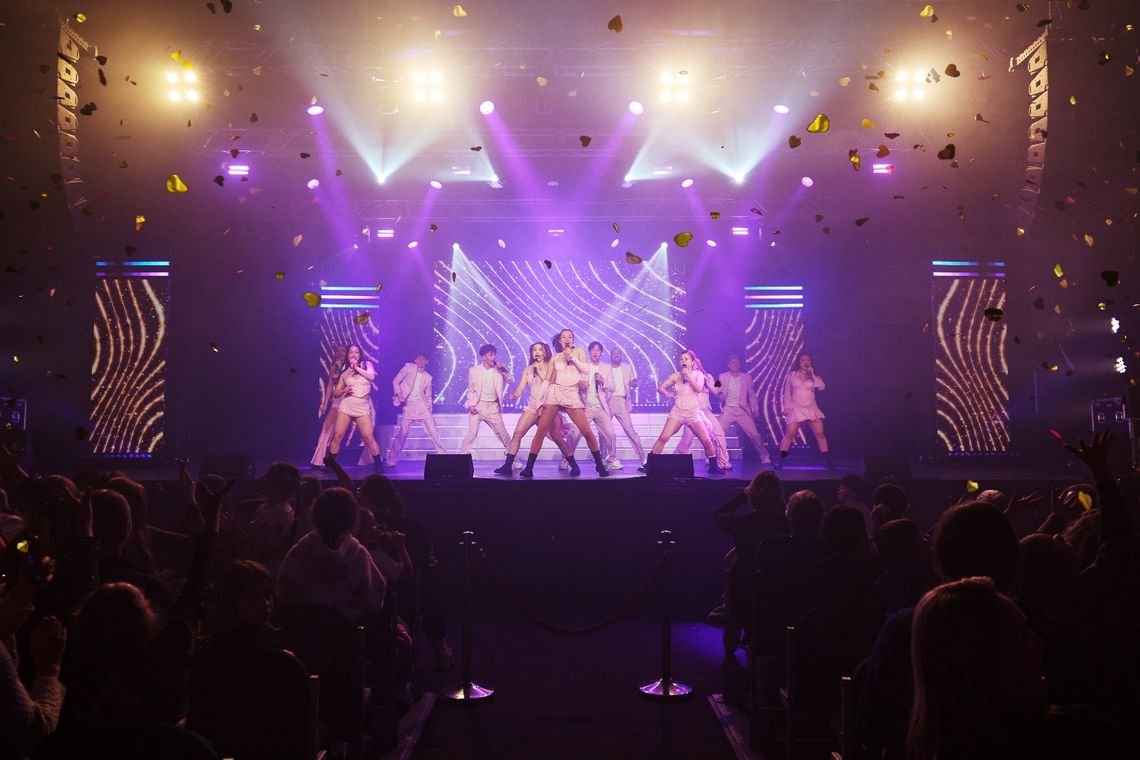 fm0w4bz2qiuye6b2mcfdum2a-kpop-all-stars-stage-shot-5-entertainers.full.jpg