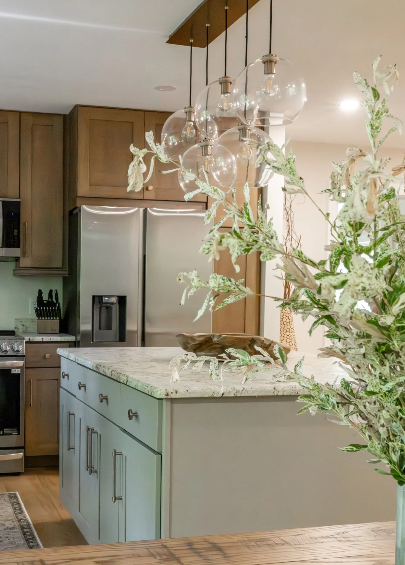 kitchen island.jpg