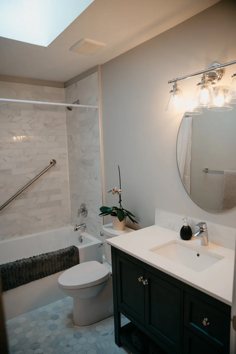 1514 Fir Crescent - Bathroom - Web-1.jpg