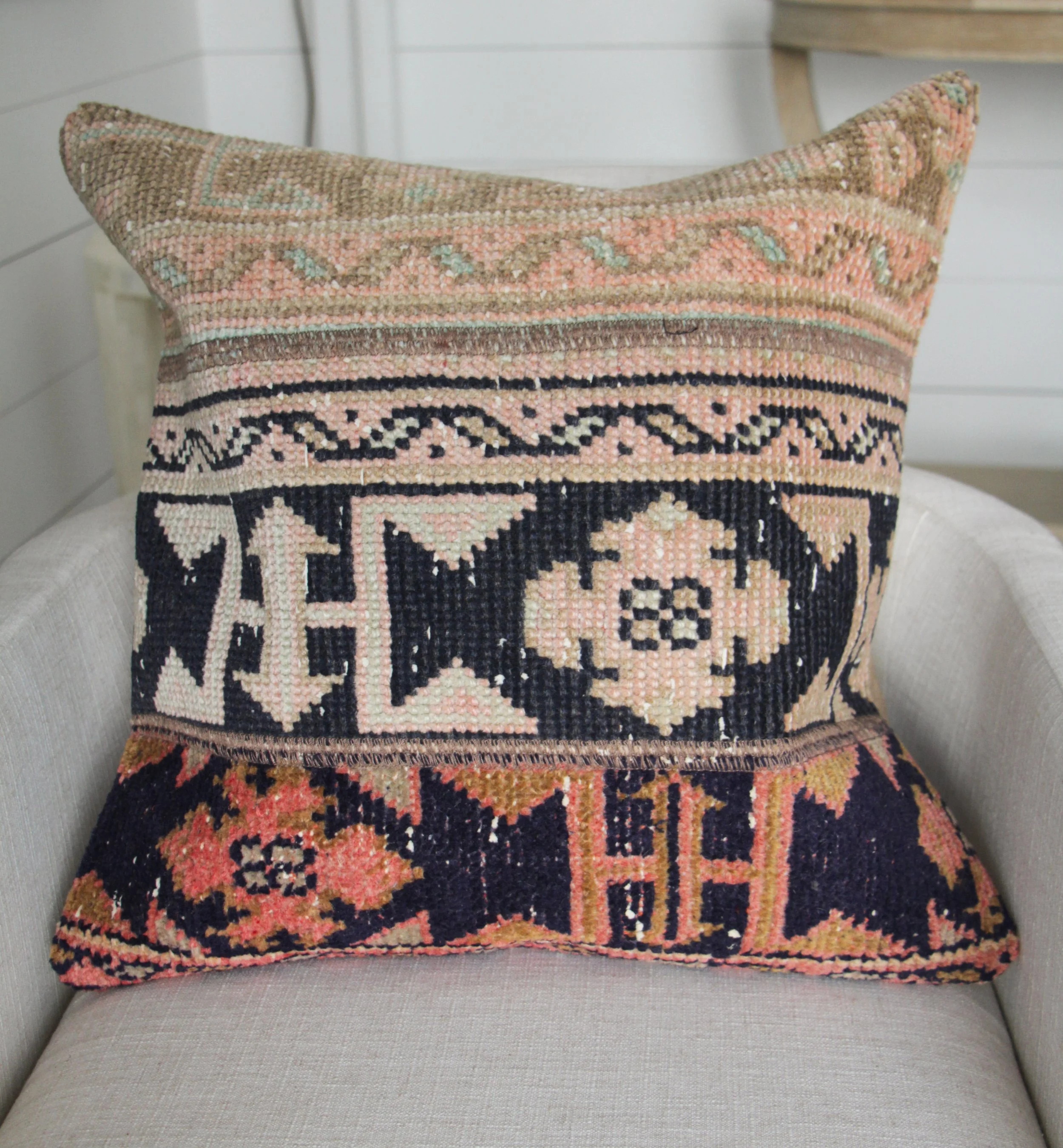 BOHLERTMASSEY_PILLOWS-026.jpg