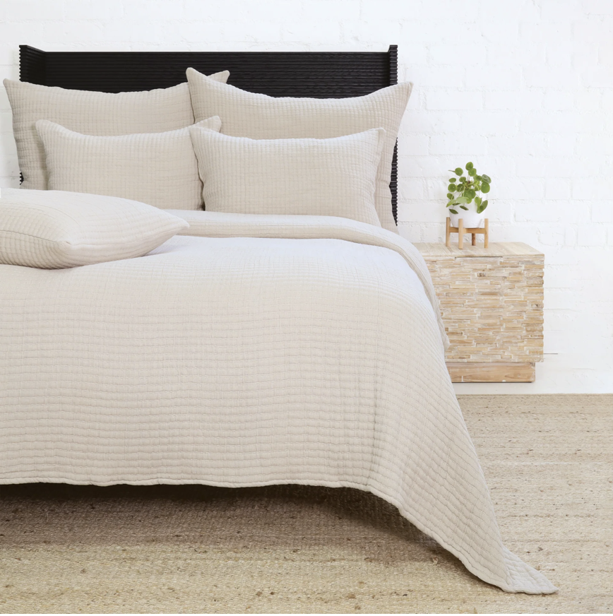 VancouverCoverlet_Natural_Bed.png