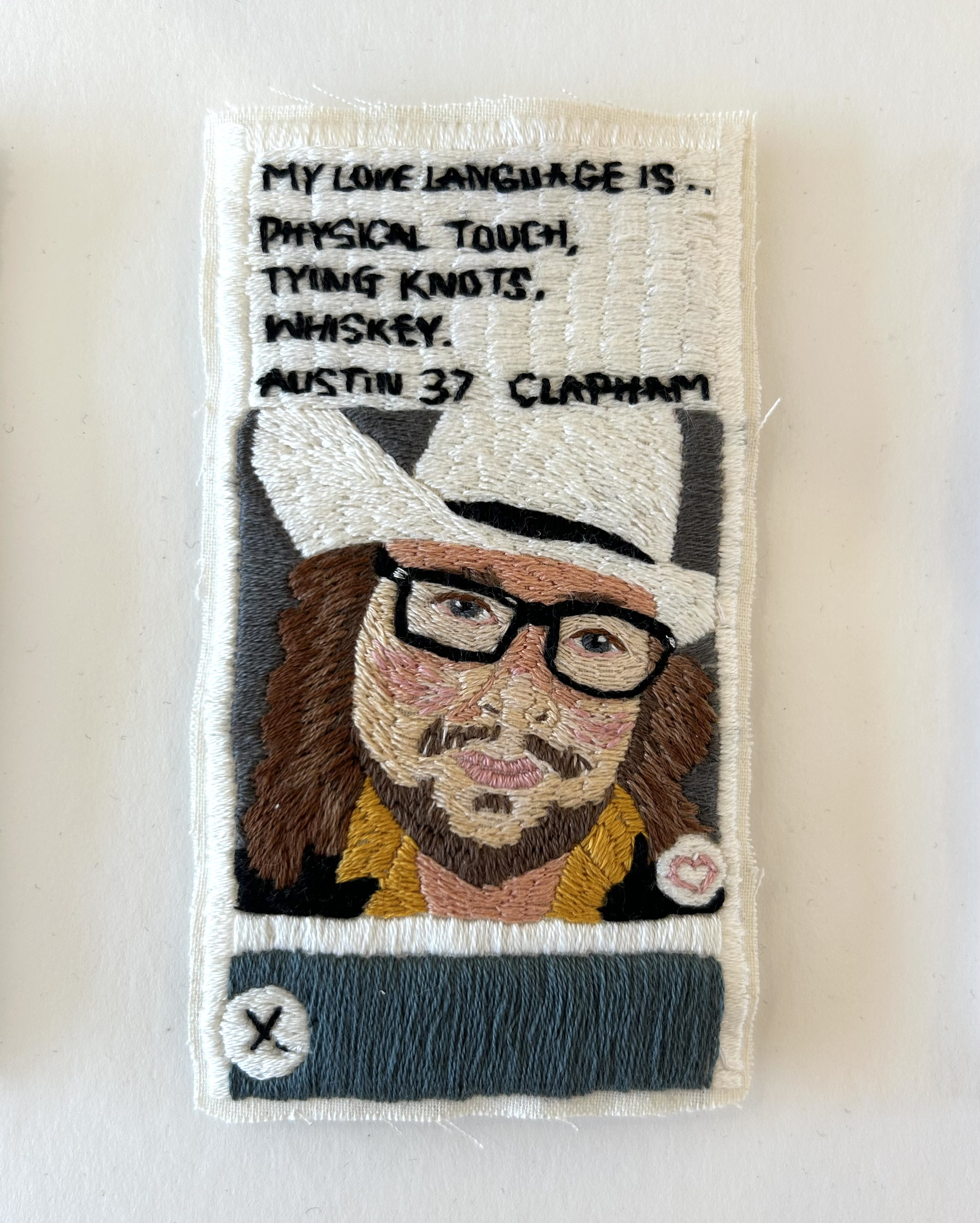 'Austin' Hand embroidered Hinge profile.