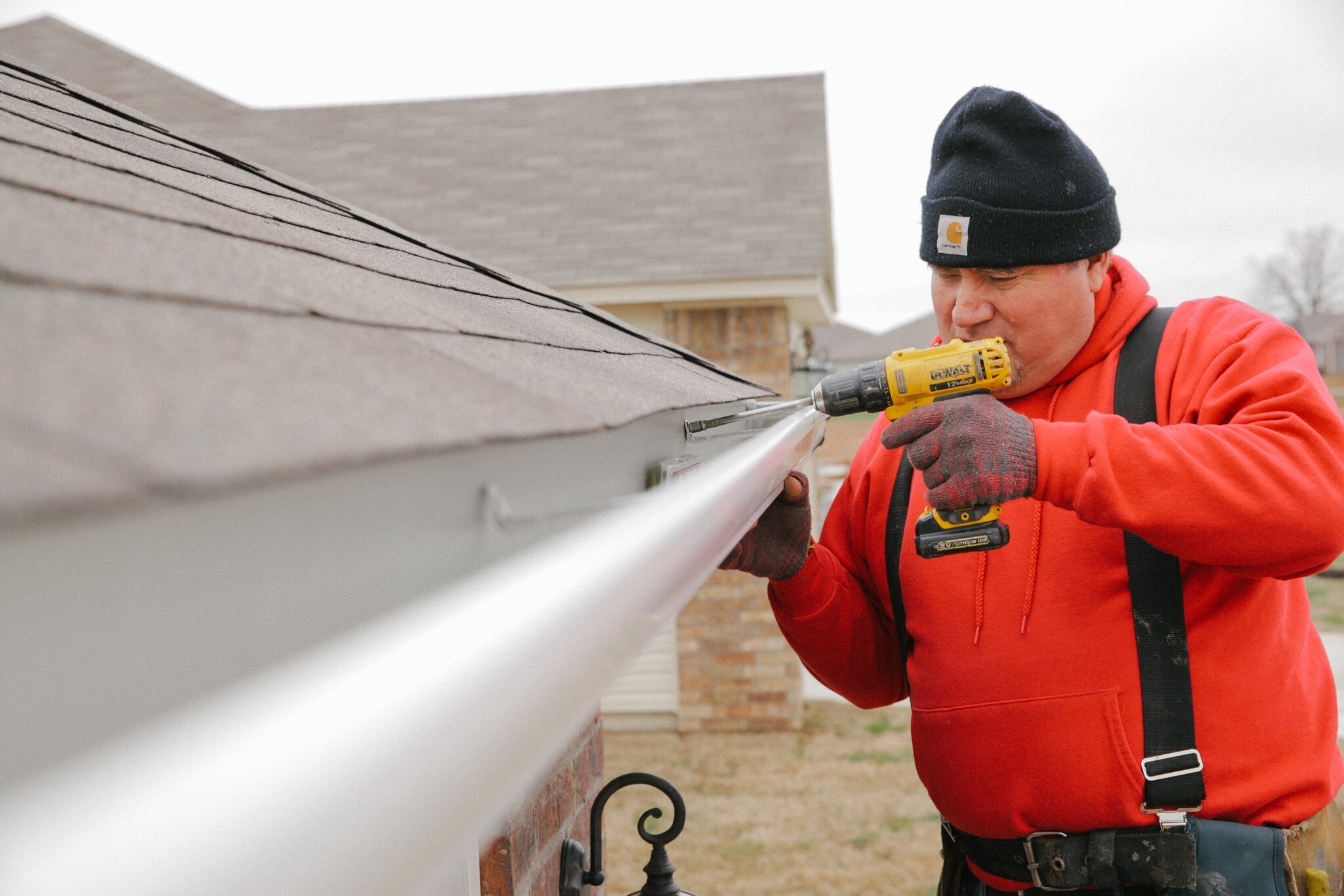 Upgrade your home's exterior with our beautiful and functional gutter systems. Contact us today! 
-
Get a free gutter estimate on our website at the link in our bio.
.
.
.
#ArkansasInsulation #GutterInstallation