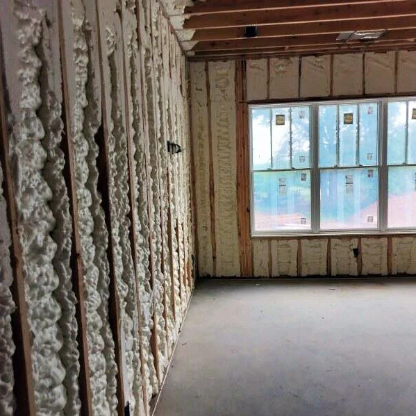 Looking to make your new home more energy-efficient? 
-
Spray foam insulation is a game-changer. Here&rsquo;s what it brings to the table:
&bull; 💸 Cut Down on Energy Costs &ndash; Its airtight seal keeps your heating and cooling right where it belo