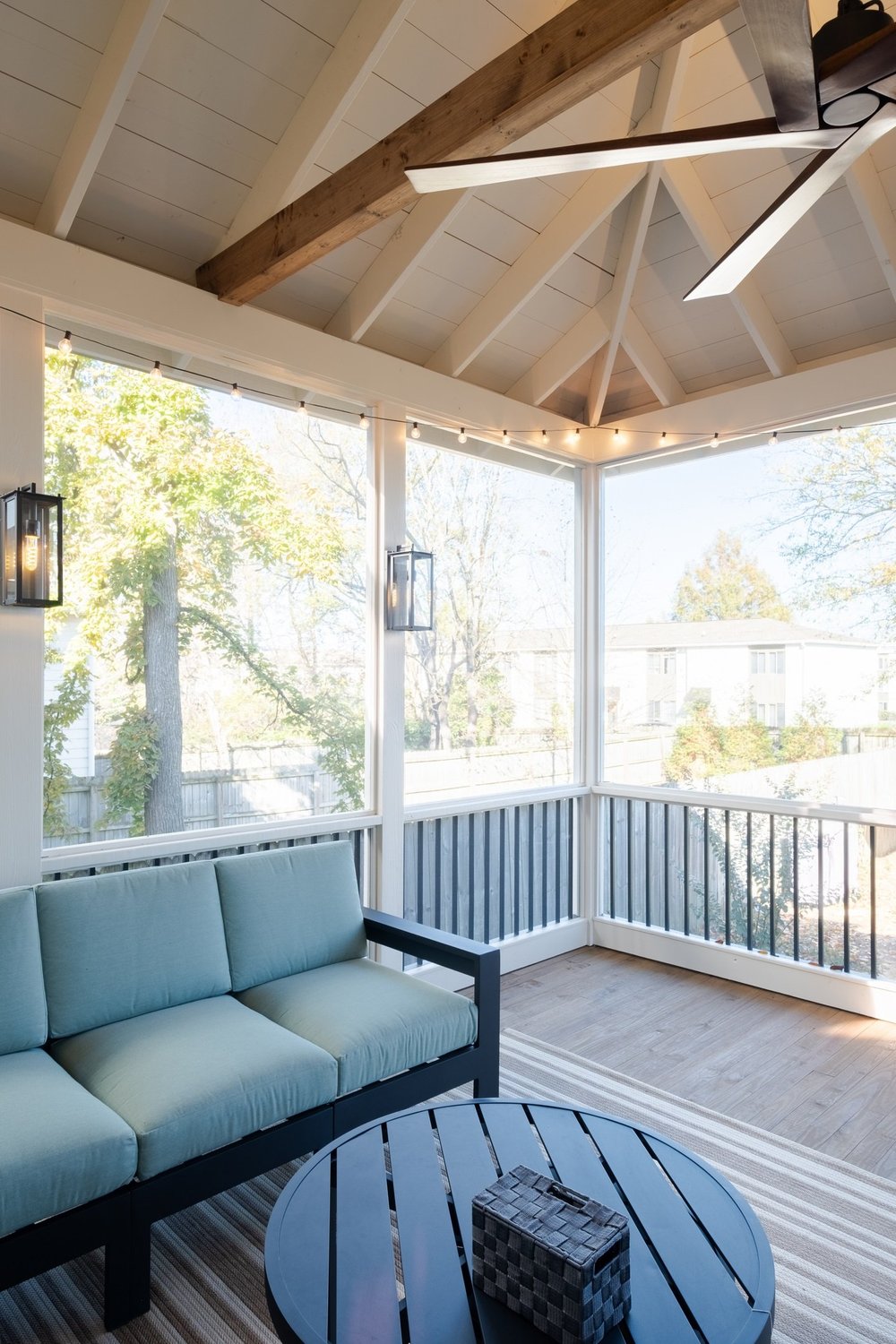 This Screened Porch Is Just What The Doctor Ordered For This Classic ...