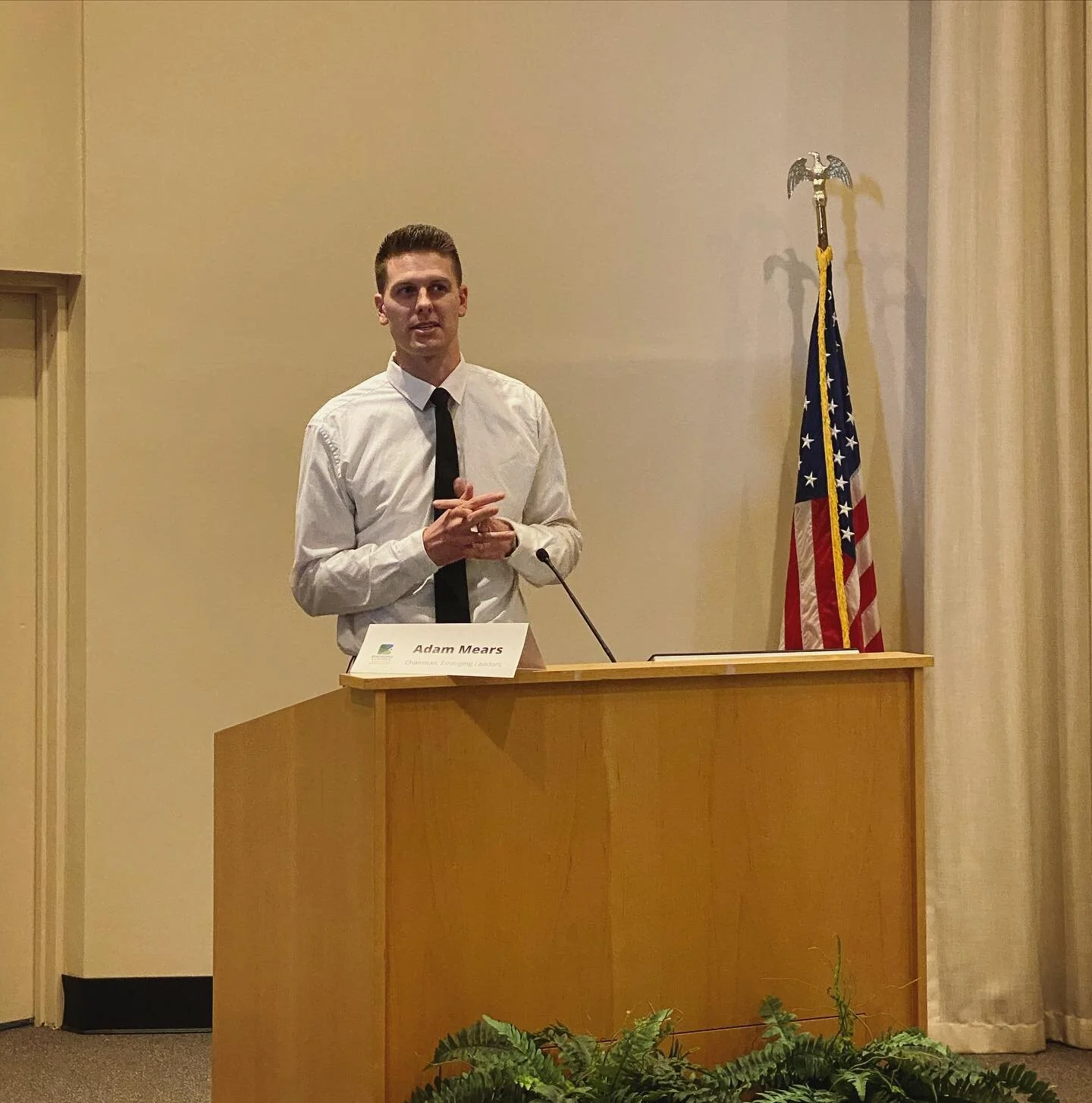 Our steering committee chair Adam Mears @mears_insurance_group rocked it as our mc/facilitator last night at the #LeadershipForum at @wpcc_pioneers! 

@burkechamber || @bcunitedway 

#emergingleaders #burkecountync #professionaldevelopment #community