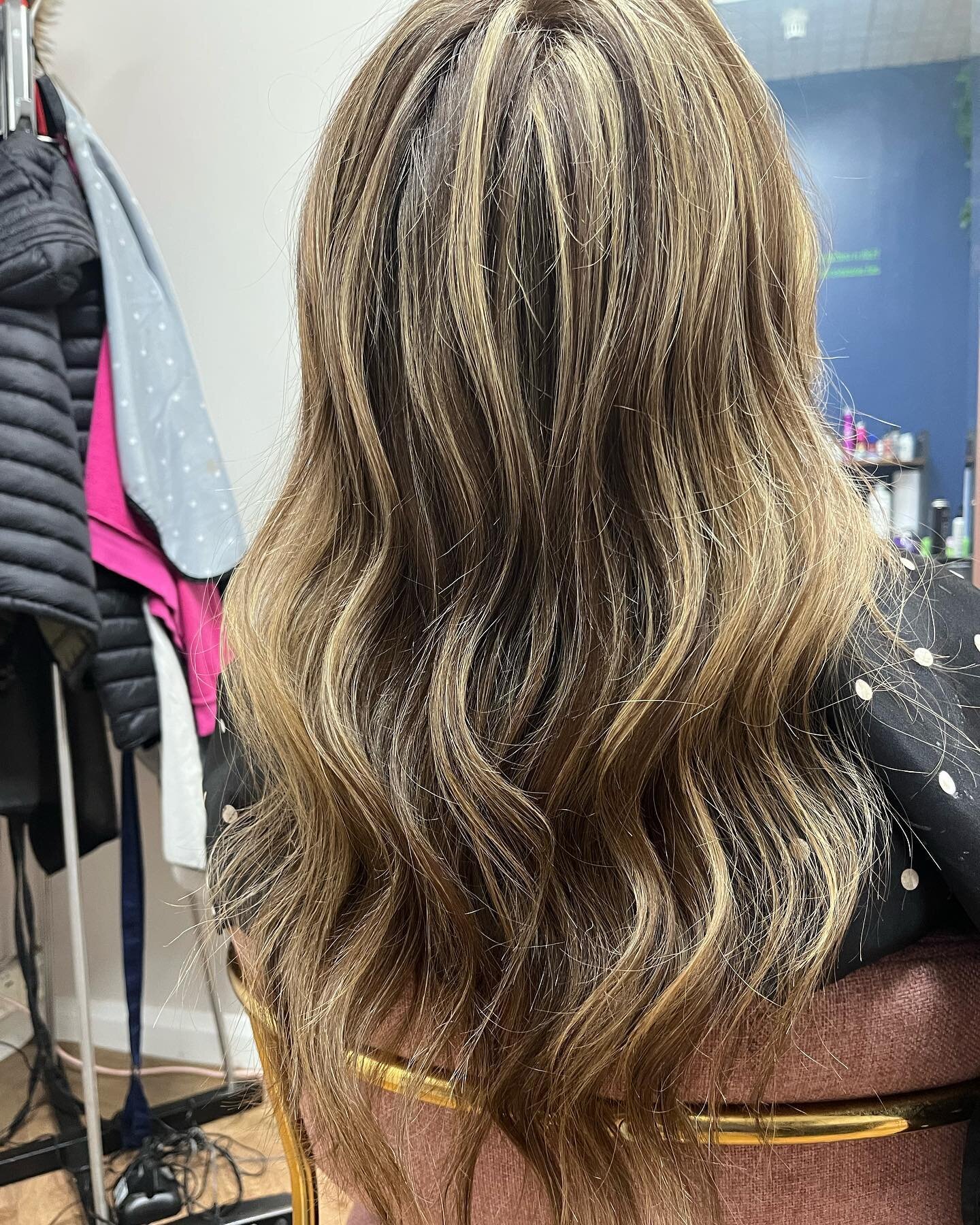 Depth and highlights for @charliedevinex  today #blonde #brunette #hairinware #warehairdresser #highlights #lowlights