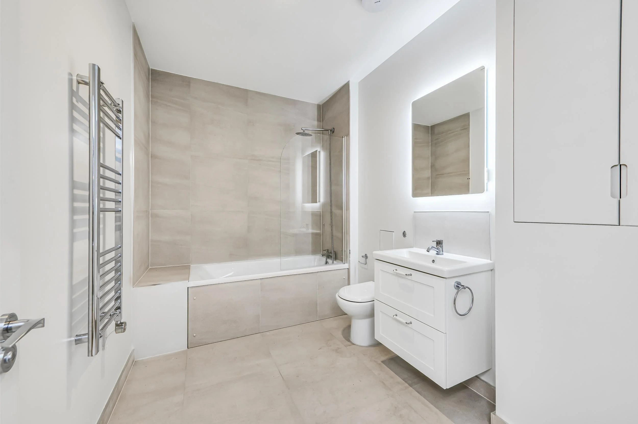 BATHROOM 1.jpg