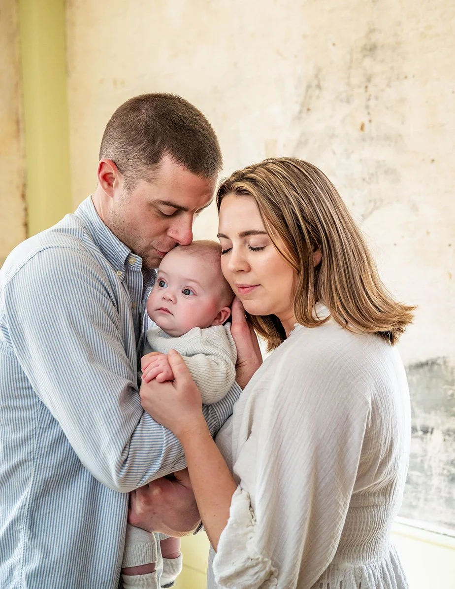 Lyna Tessa Photography outdoor maternity home newborn photographer