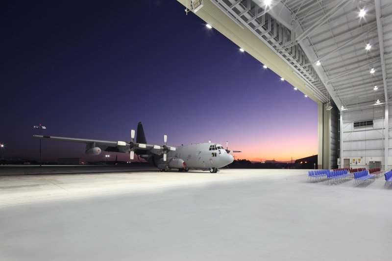 03_c130-hangar.jpg
