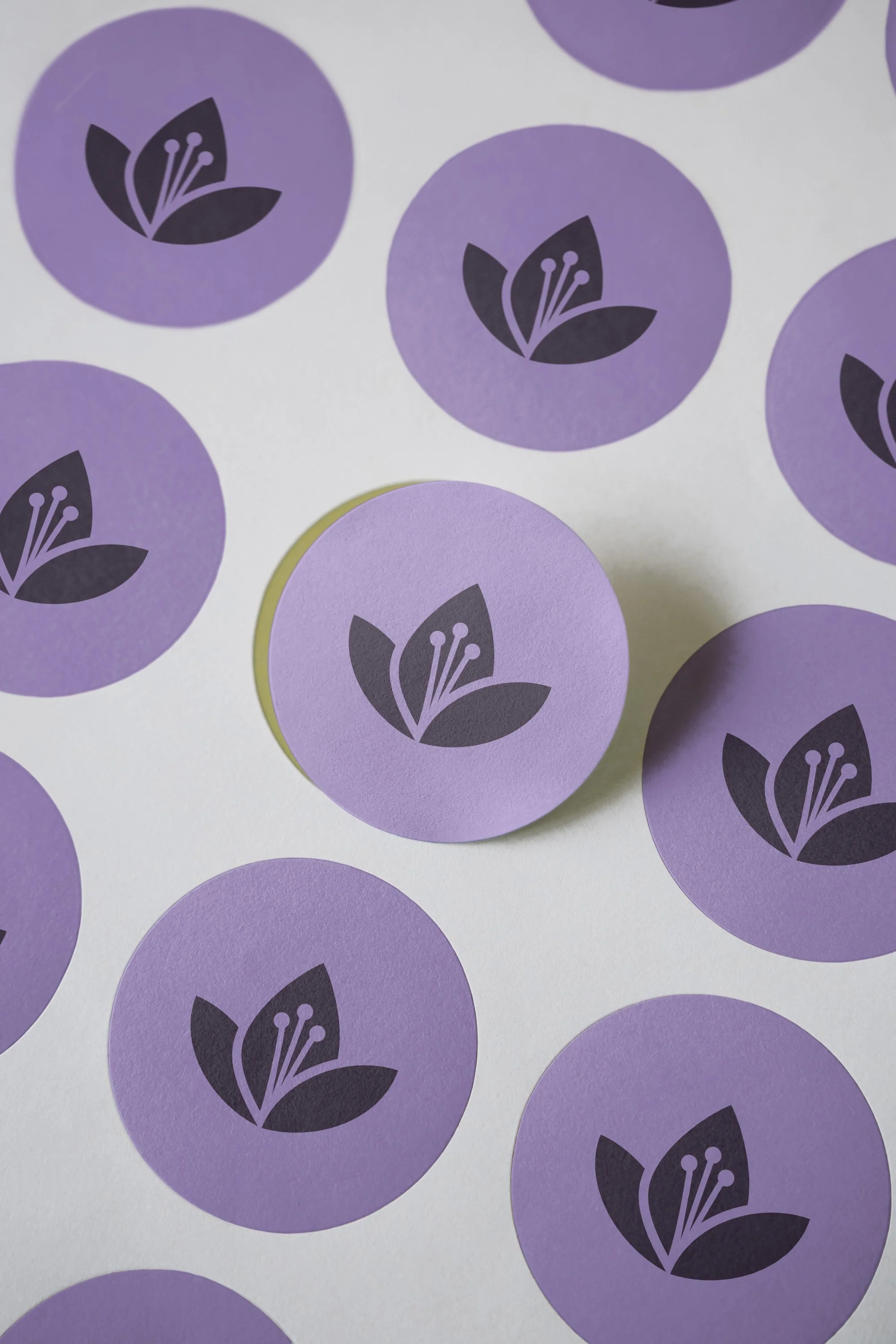 Bendito_Mockup-LB25-W35-Le_Sticker.jpg
