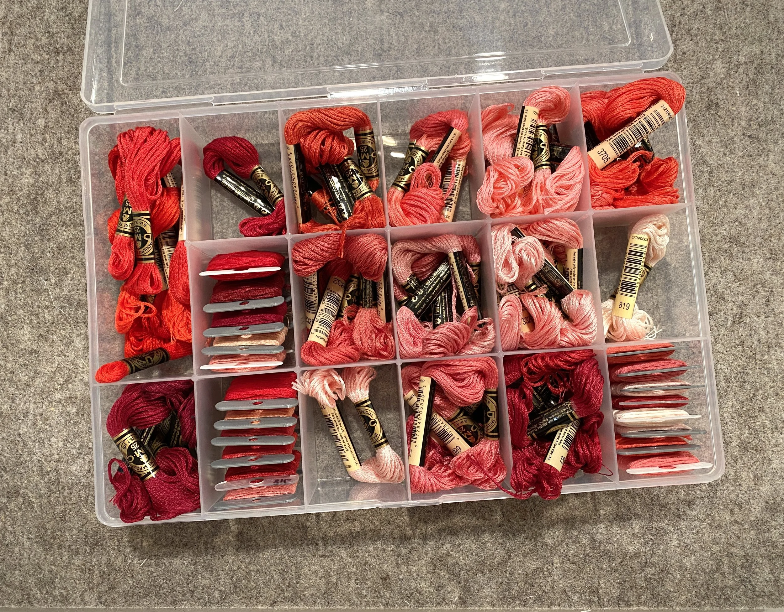 8 Easiest Ways to Organize Embroidery Floss — FlossyFox Embroidery Blog