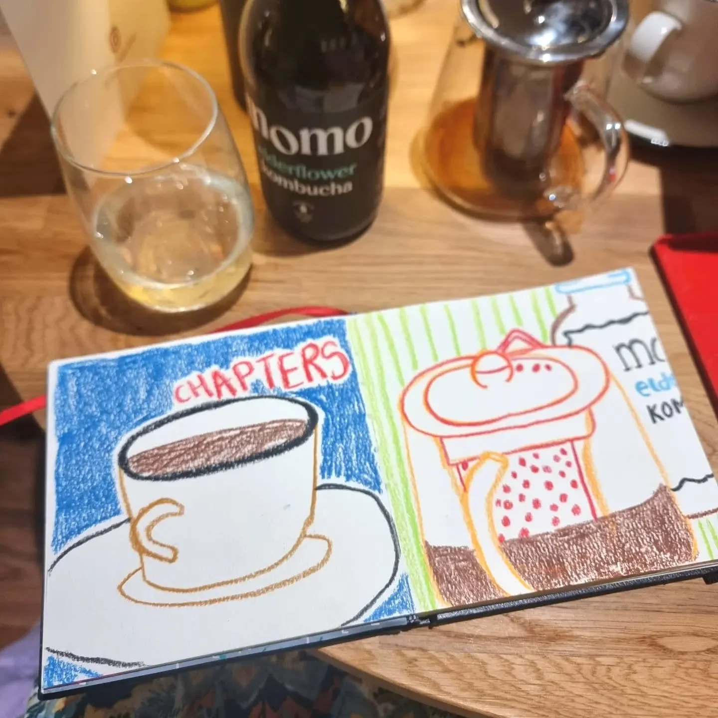 I've been meaning to do more doodling in caf&eacute;s, so I had an excellent chill time drawing today at @chaptersbookbar ! Broke out the Caran D'ache crayons, had a lovely natter (productive yet unproductive at the same time 😅) with @v_thomas_art a
