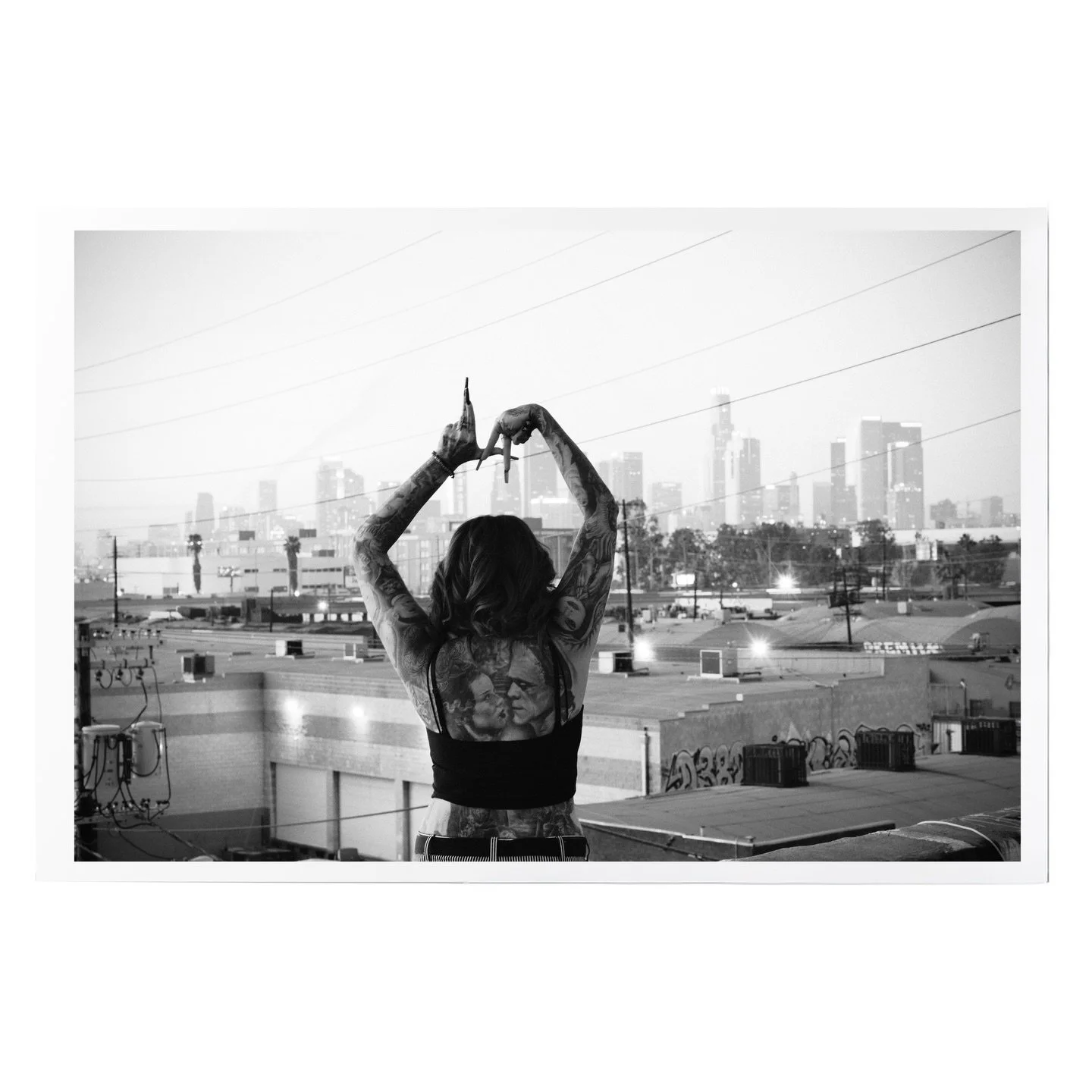 New print release :
&ldquo;to live and die in LA&rdquo; chromogenic print on Ilford argentic paper published by NSD51/50 studio

selection from @bricegelot collection : &ldquo;straight out the hood&rdquo; photograph made in Los Angeles, USA (2023)
li
