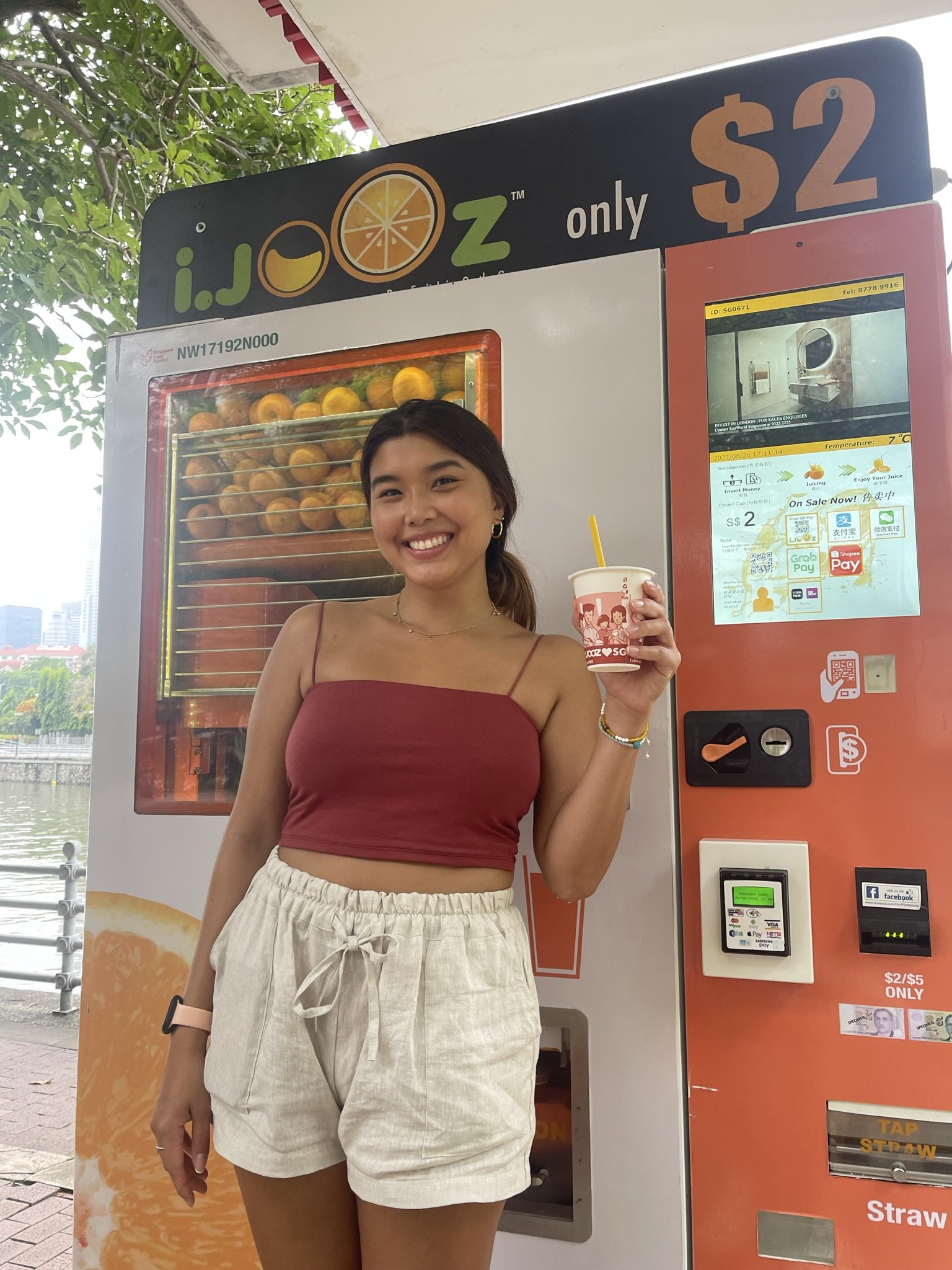 Mark my words, I am buying one of these oj machines and putting it in my future house!
