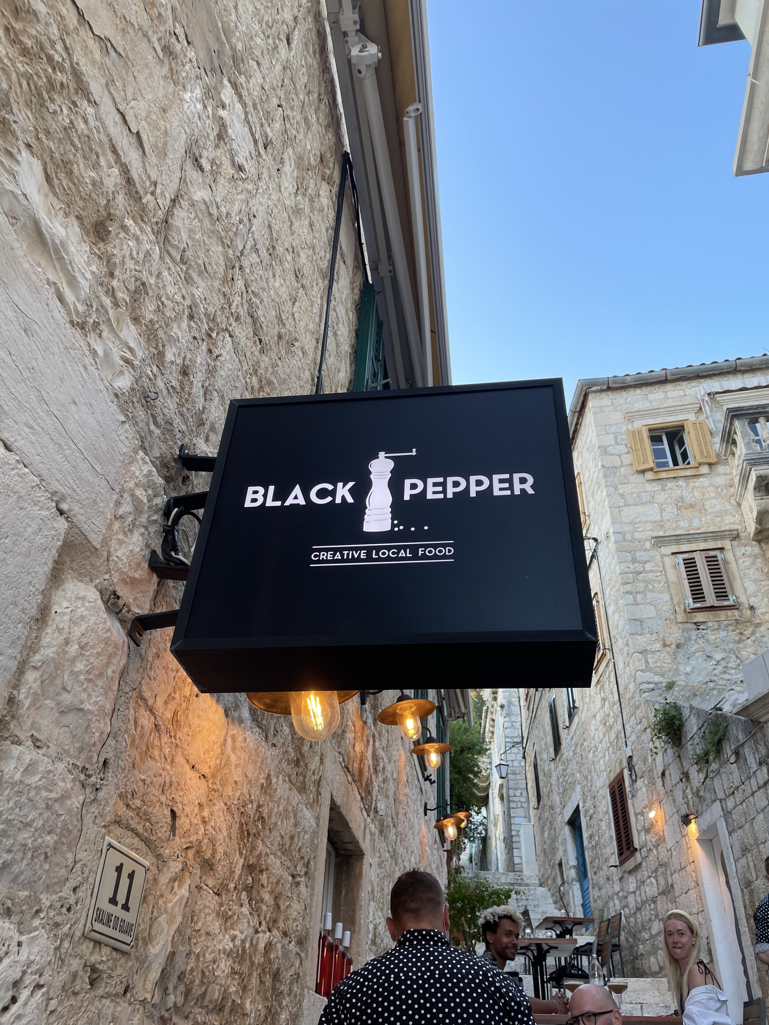 This place has mouth-watering truffle pasta.
