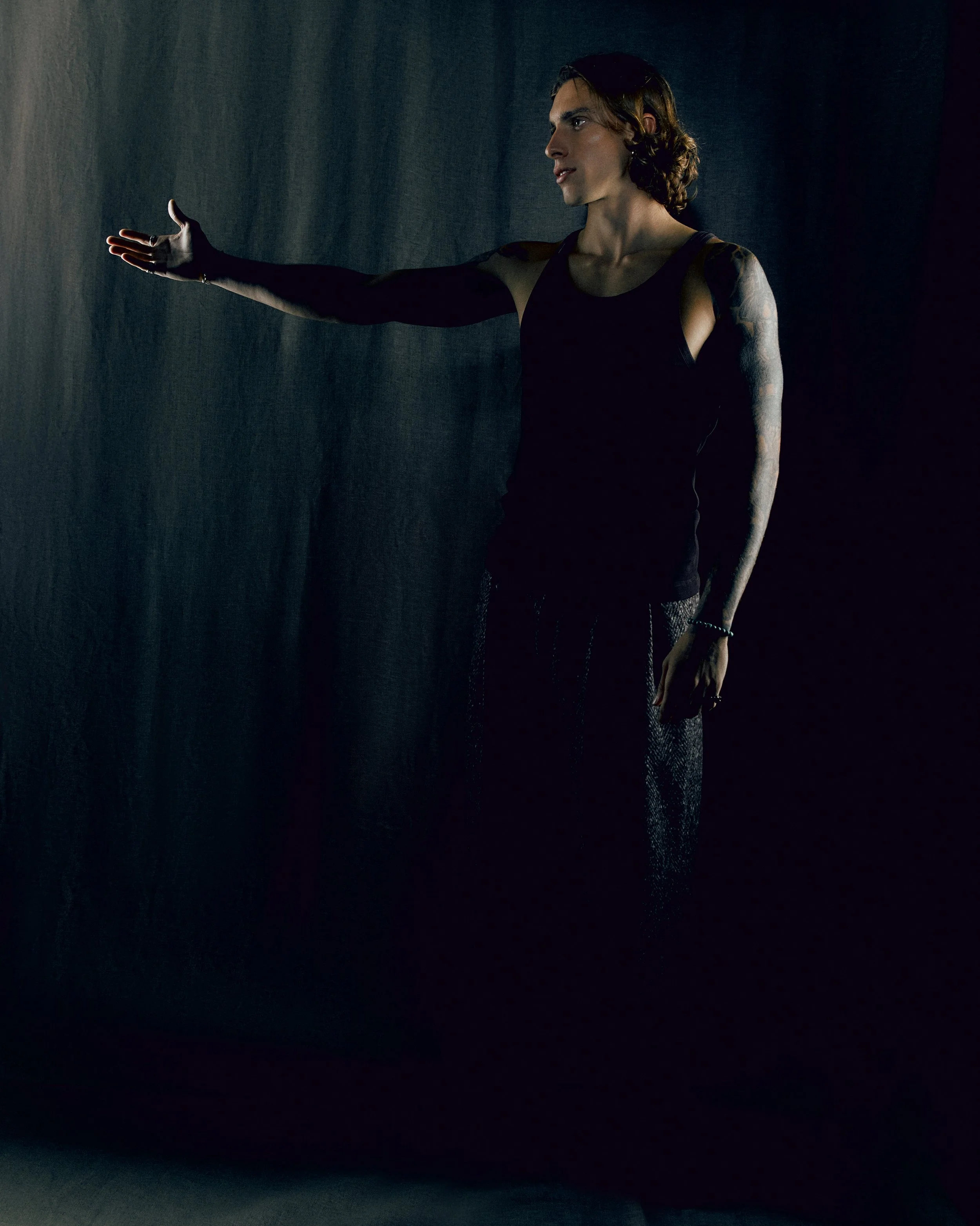 250807_VERSUS_RICCARDO_CALAFIORI_SHOT_01_070(CROP).jpg