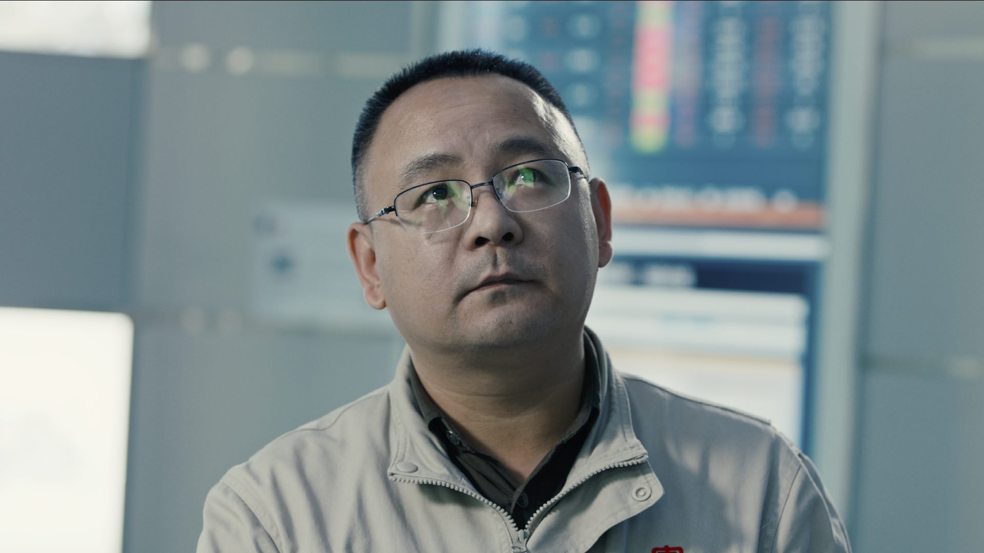 GE digital transformation film — portrait of Chinese GE engineer in power
plant facility, corporate documentary film