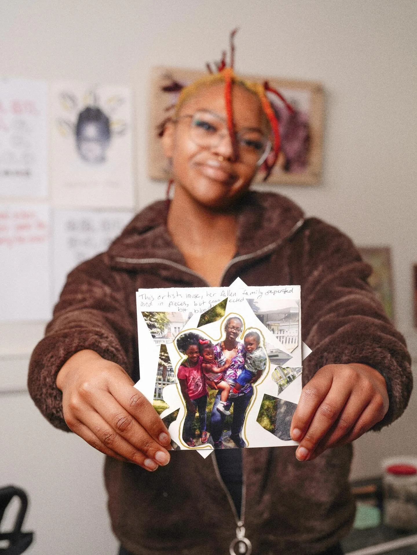 The Memory Unlocking Exercise gave our Pathmakers the opportunity to pause and look more closely at their own stories.
Each Pathmaker brought in a personal photograph from their life. Instead of simply sharing the image, they studied it intentionally