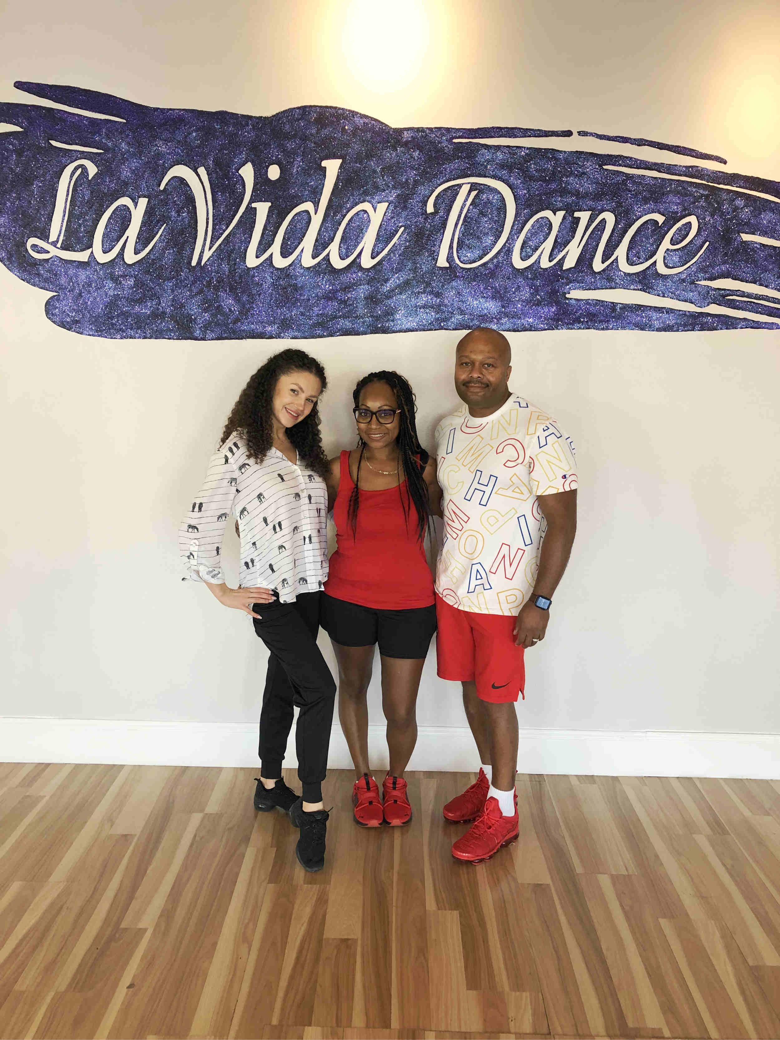 13-new-couple-pose-with-la-vida-dance-instructor.jpg