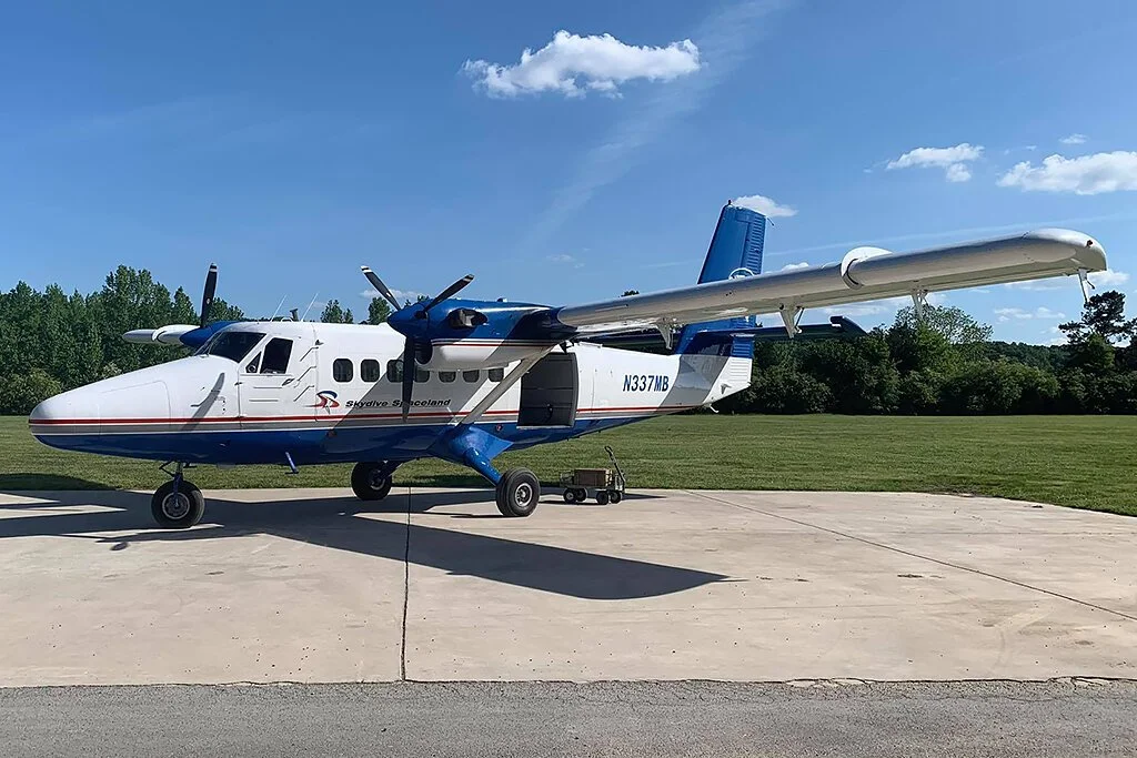 N227ww Skydive Jump Ships — Twin Otter World News