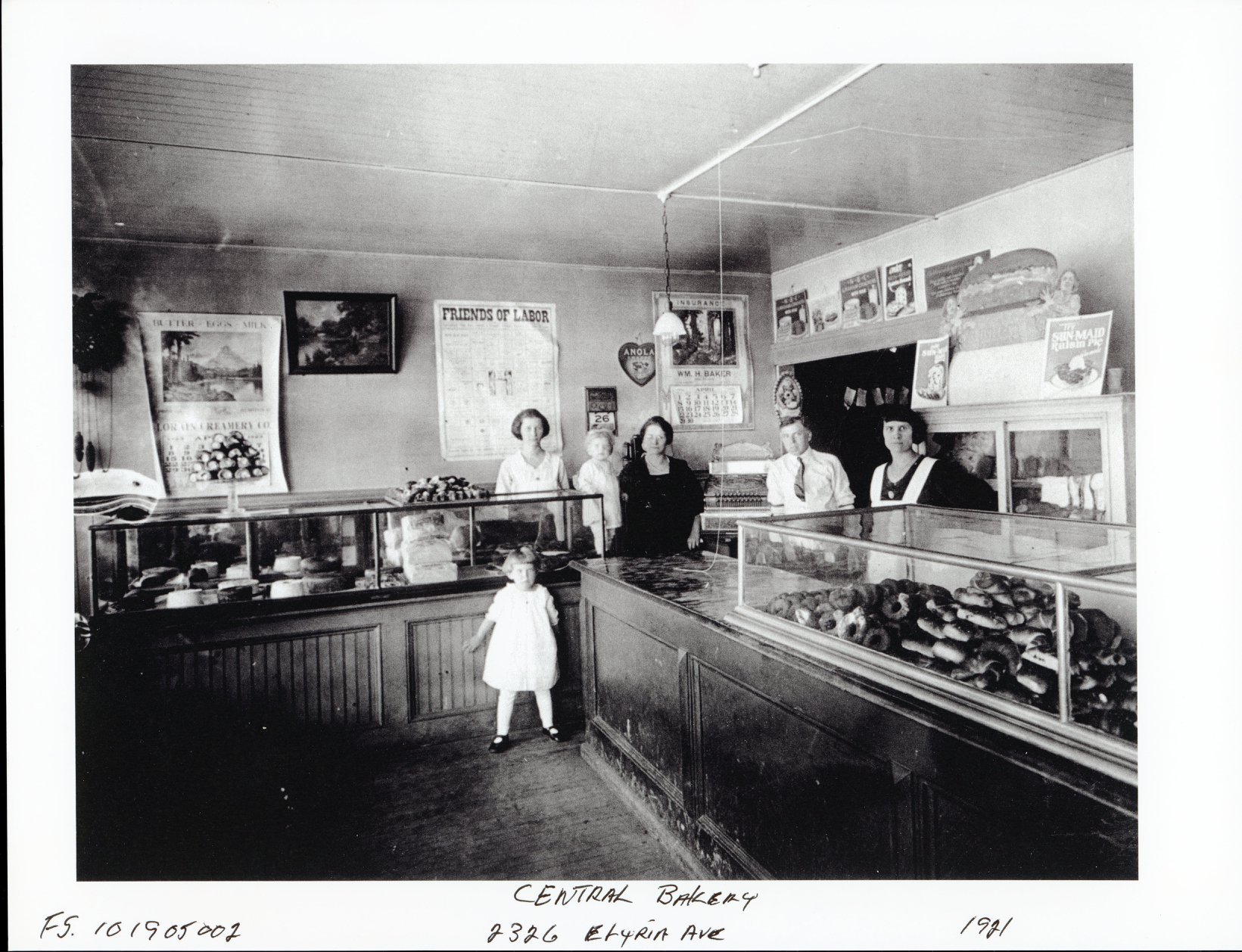 Central Bakery inside w: Nana 1921.jpeg