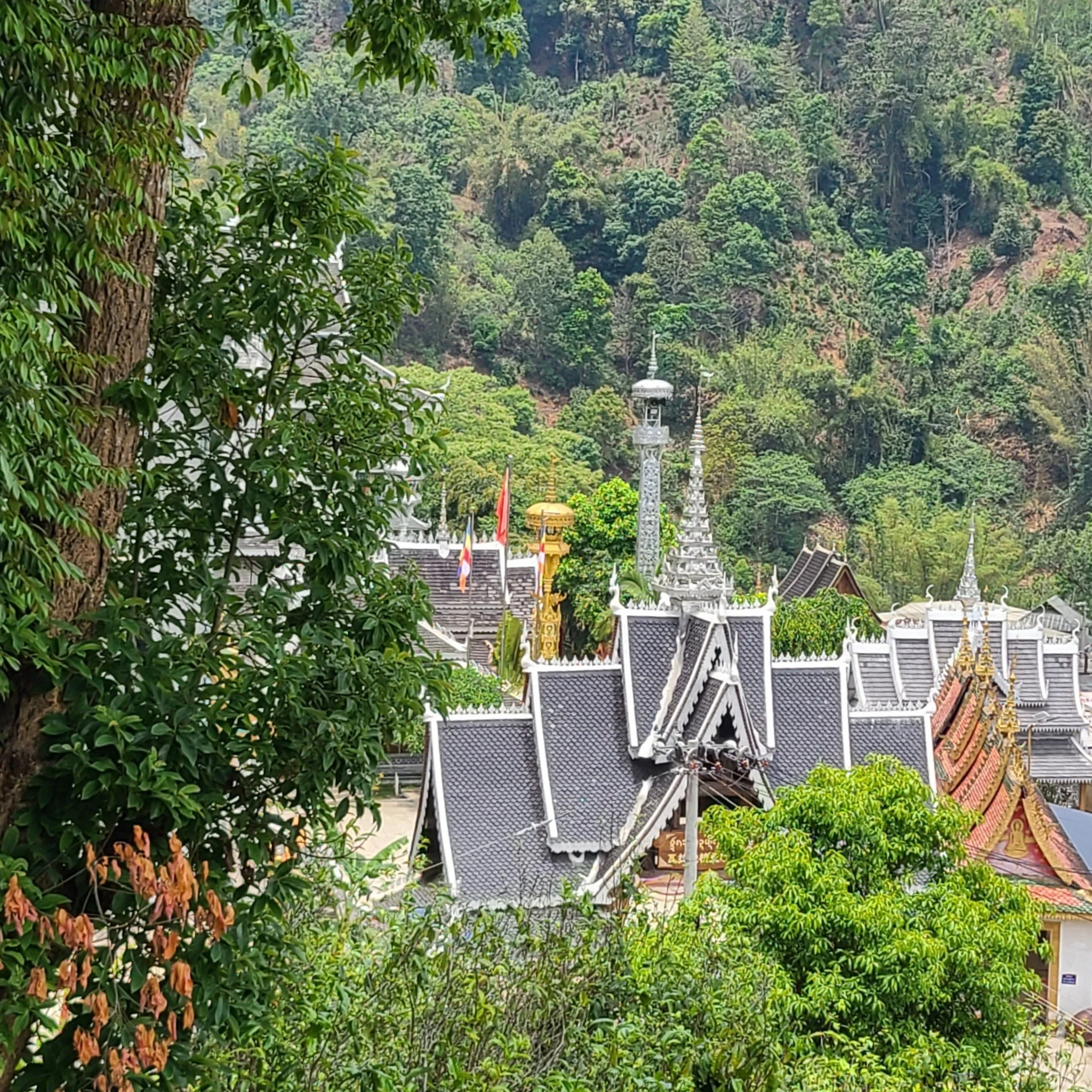 Buddhist temple in the remote village of Lao Man Le (Yunnan)