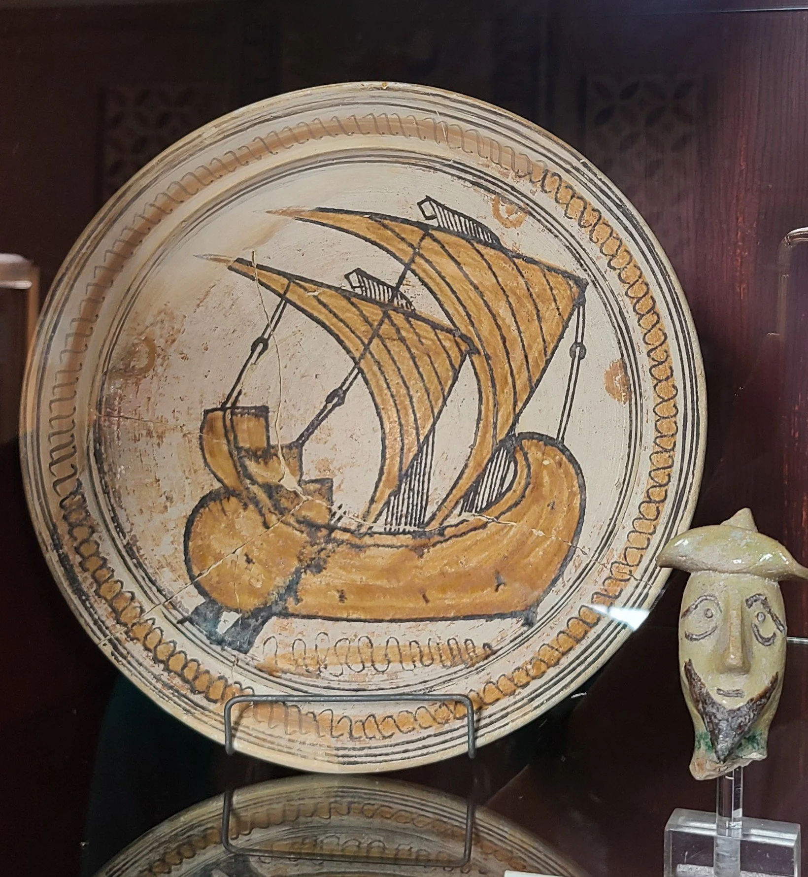 Protomaiolica plate w/ ship - obj C 1938 521