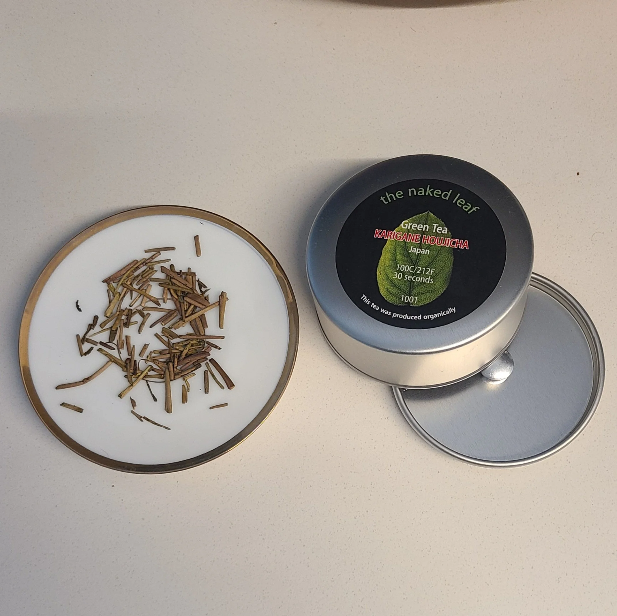 Karigane - dry leaves