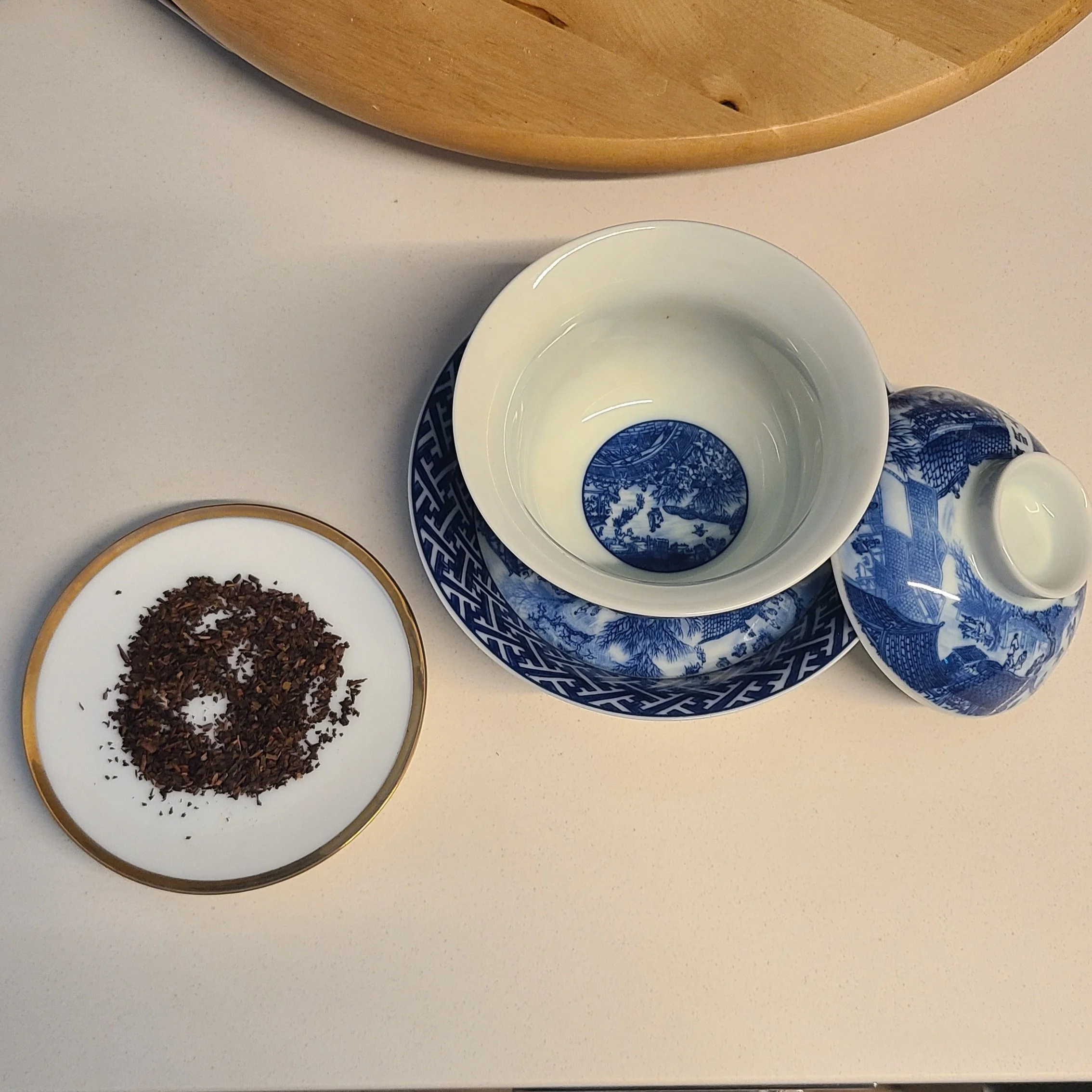 Kagoshima - dry leaves