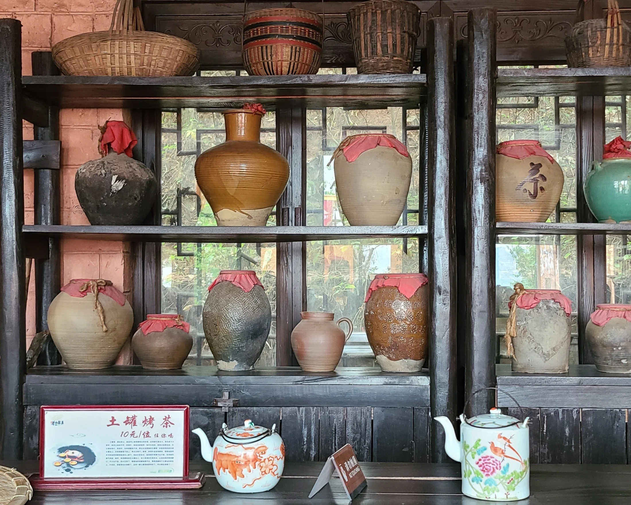 Some (more) wonderful pottery at the entrance