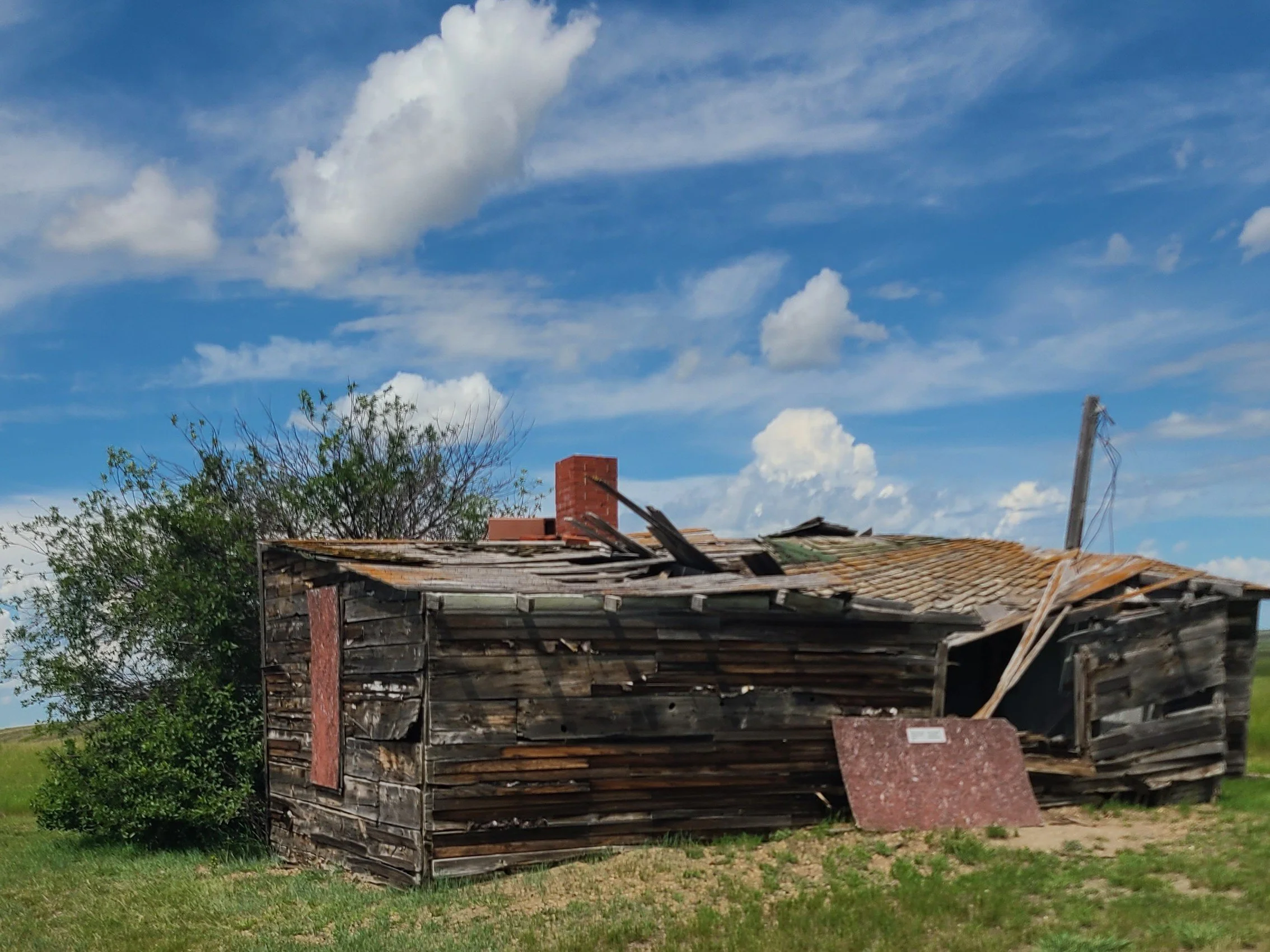 the roof of the house has now completely collapsed (2026)