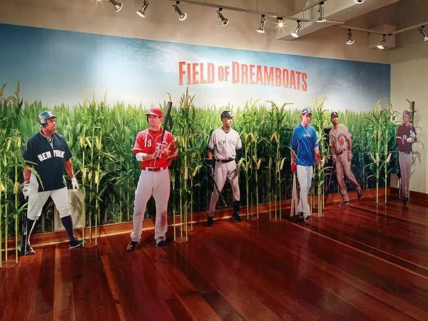 3D exhibit experience for "Baseball Hotties" exhibit at the Louisville Slugger Museum in Louisville, Kentucky. Frosting Creative Co. can help your company with environmental graphics design.