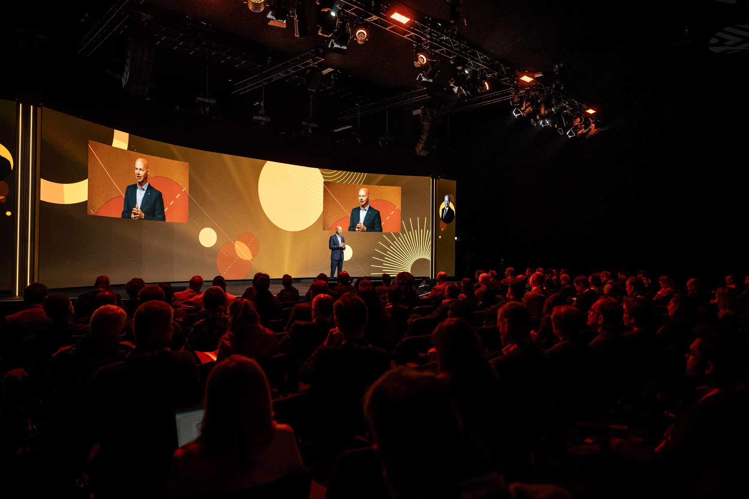 251022092903 - TellingPhotography.jpg