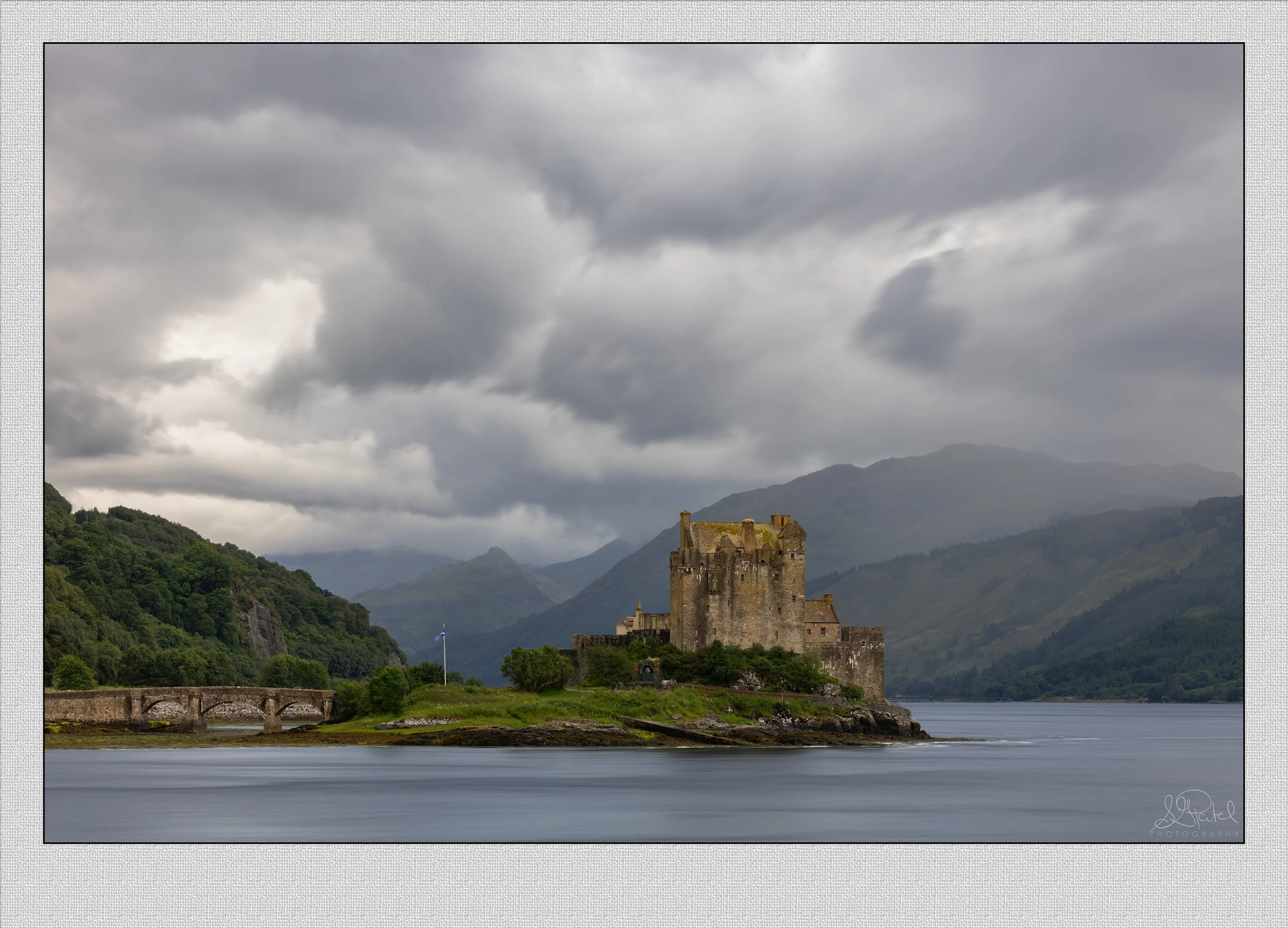 Eilean Donan Castle Website.jpg