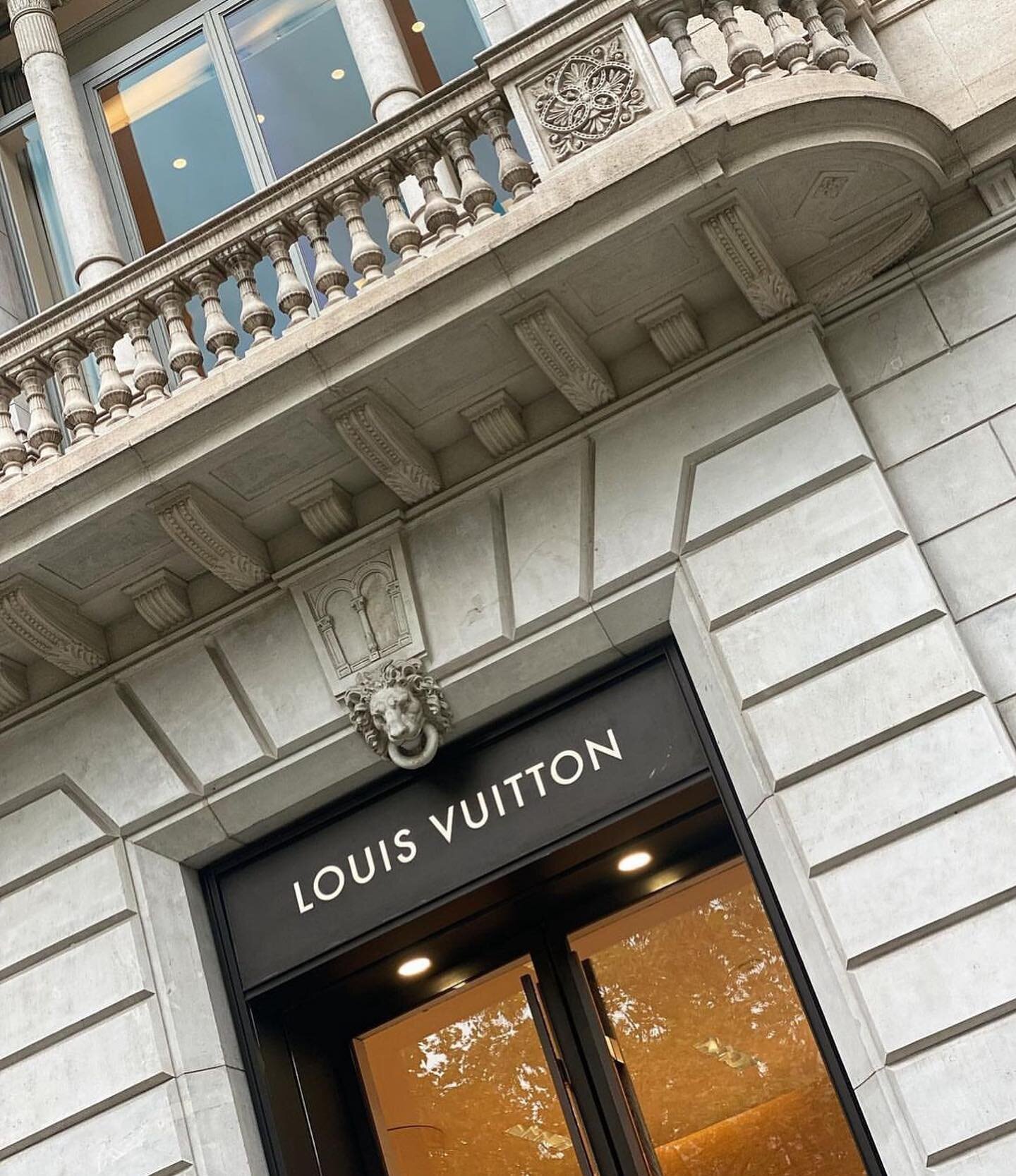 Catering para Louis Vuitton en su tienda principal del Paseo de Gracia en Barcelona 🎄🥂✨