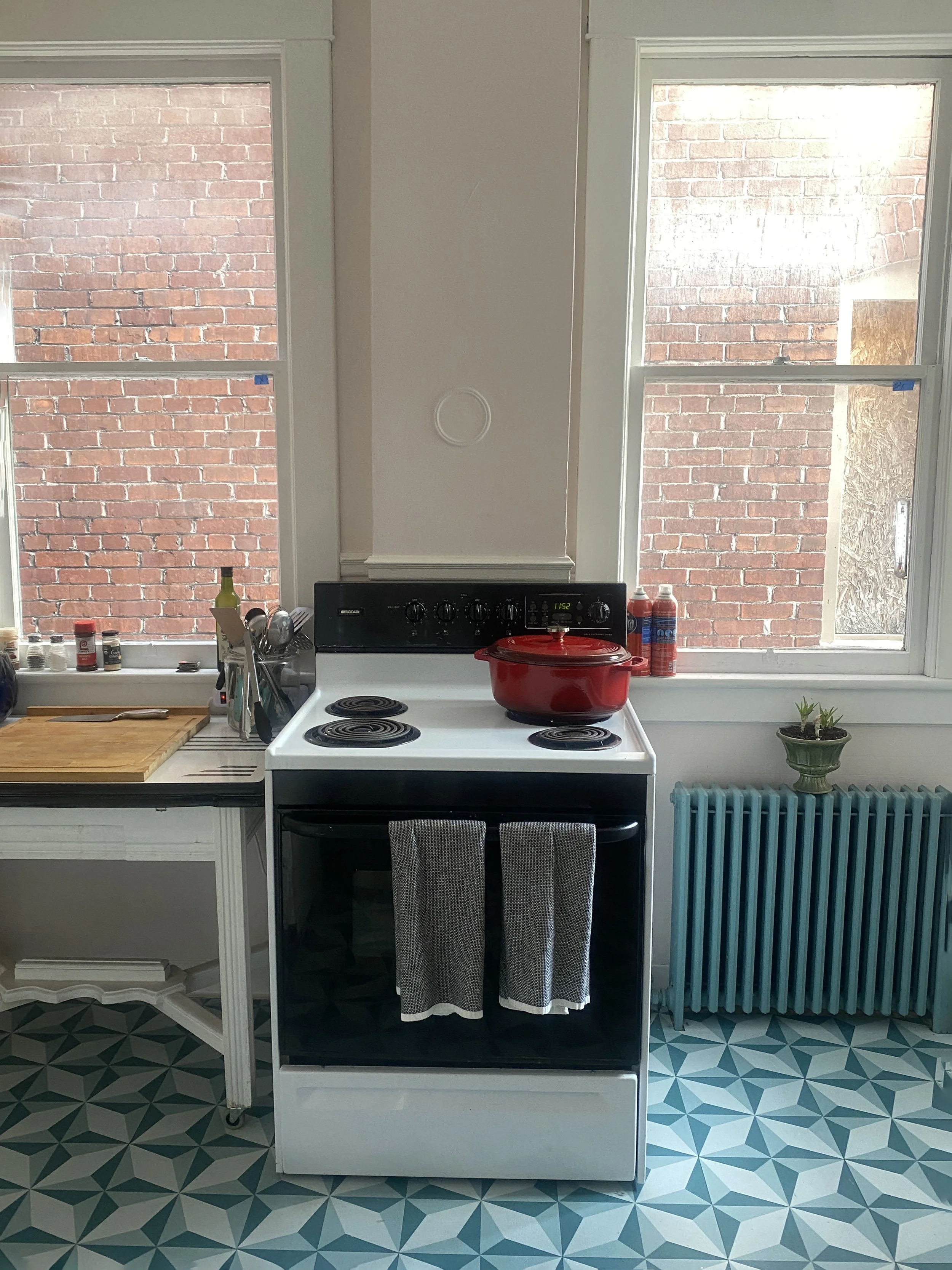 Kitchen First Floor Stove.jpg