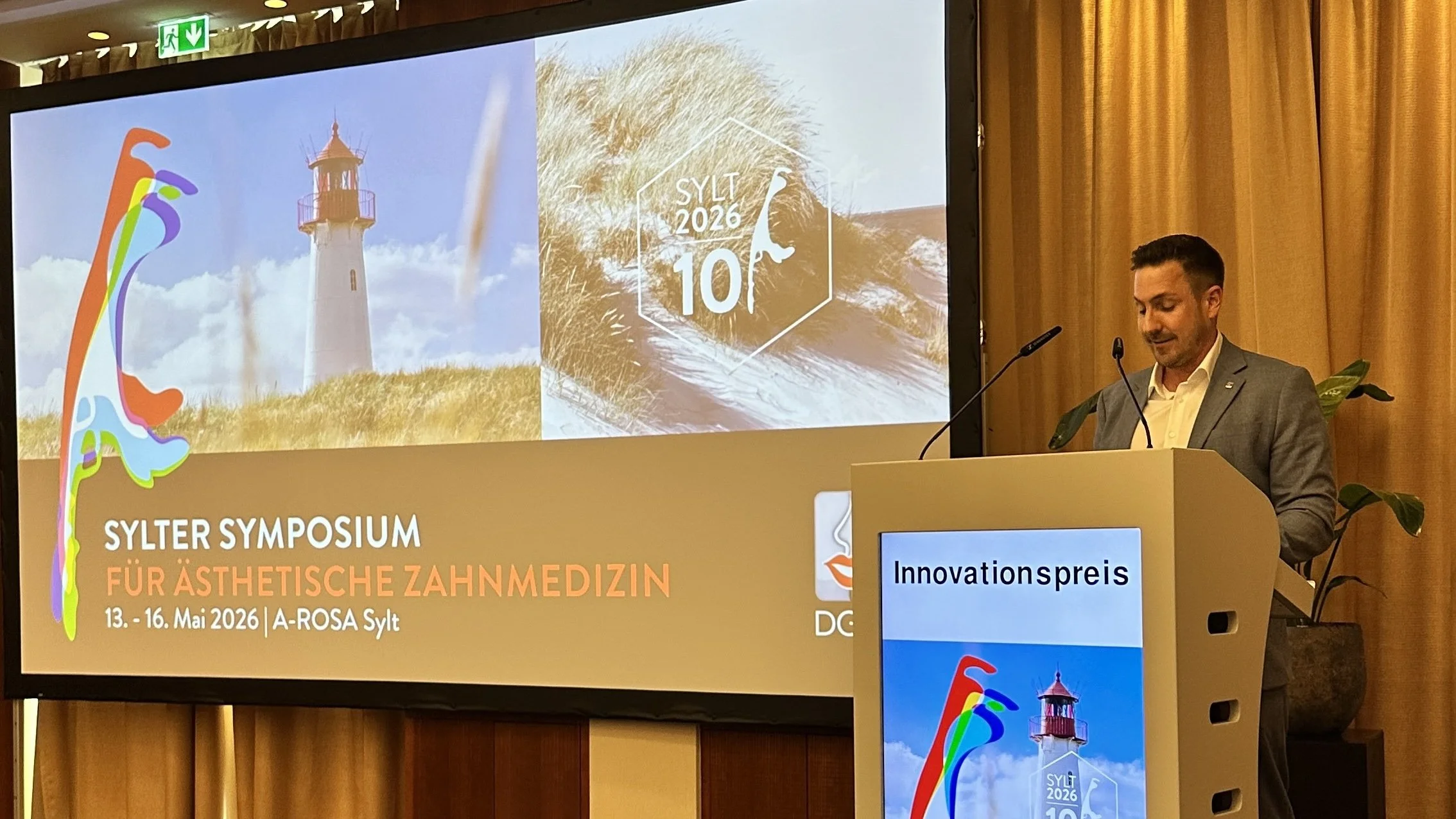 Vizepräsident der DGÄZ Fabian Lorenz aus Bad Kreuznach hält die Laudatio für den Innovationspreis Zahntechnik auf Sylt