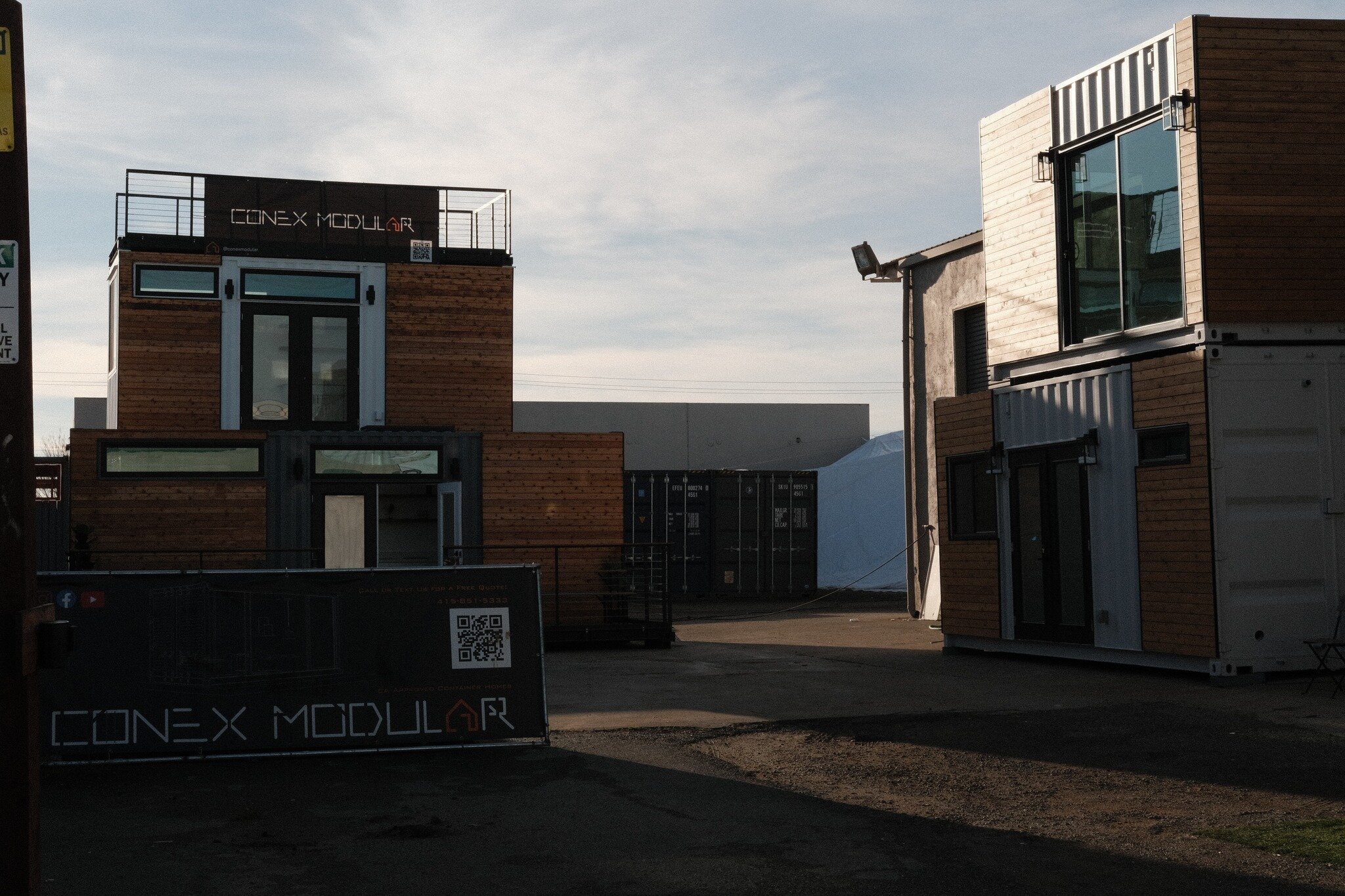 Happy #modularmonday from us here at Conex Modular! We have been secretly remodeling our facility, and heres a sneak peak at how things are looking. Don't tell anyone I posted this! 🤫🤫🤫

#conexmodular
#modularbuilding
#ADU
#conex
#bayarea
#modifie