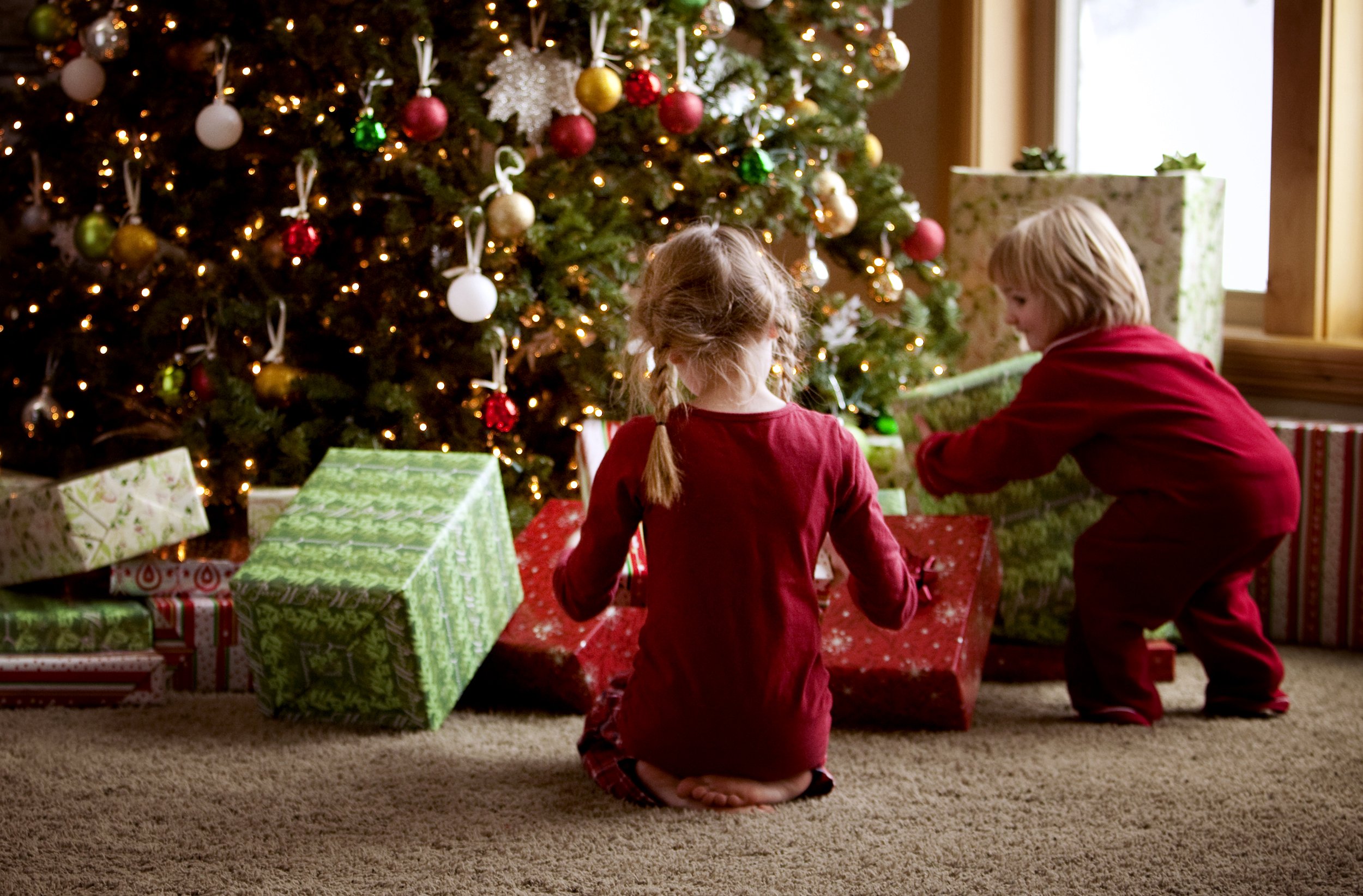 191216-christmas-morning-children-gifts-stock-cs-1144a.jpg
