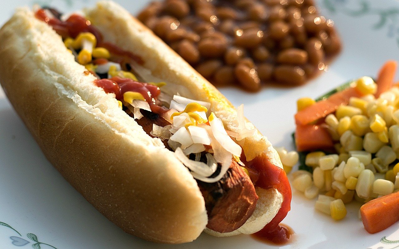 smoky-vegan-carrot-dogs.jpeg