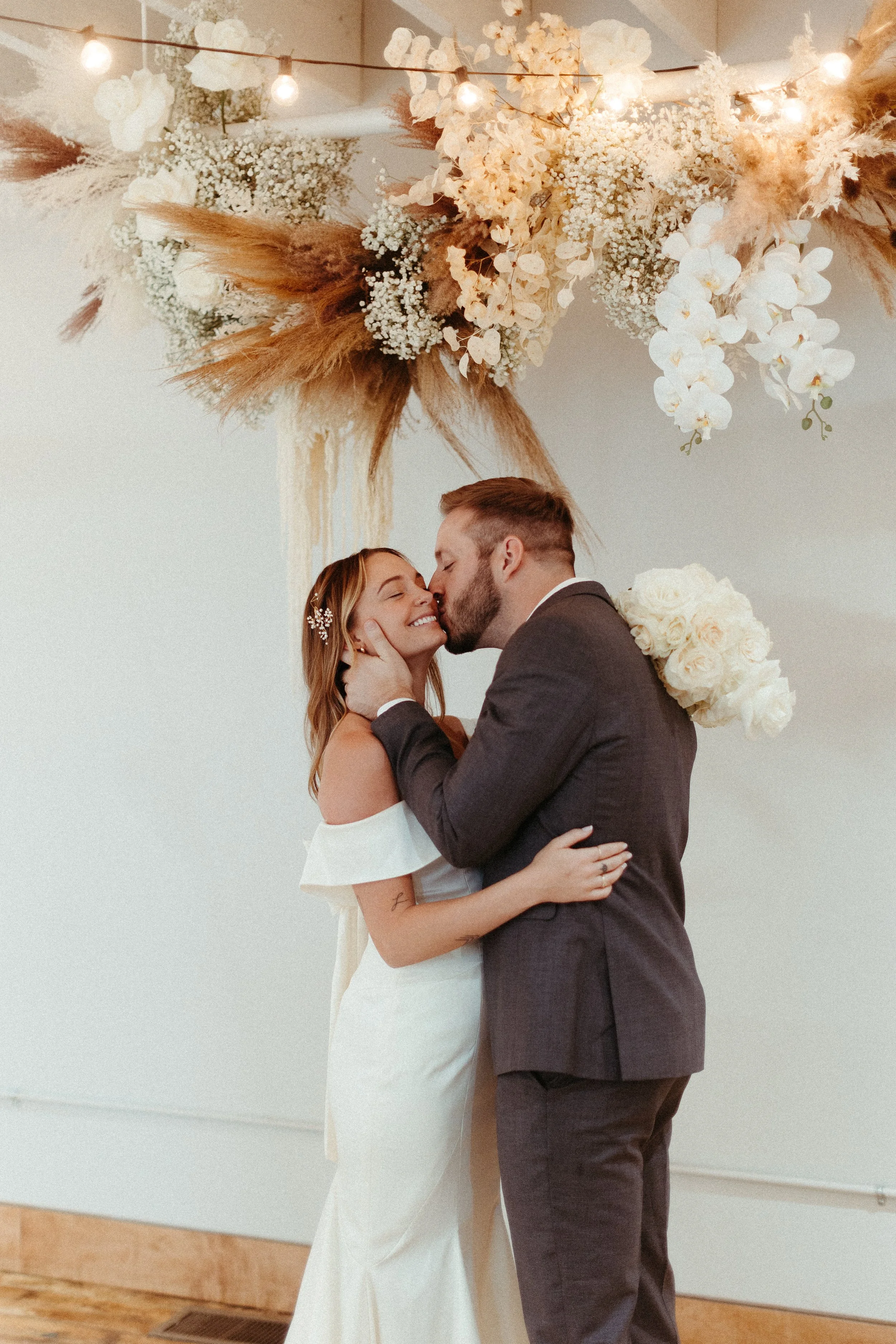 cincinnati_wedding_at_the_factory_events_by_saul_cervantes_photography-31.jpg